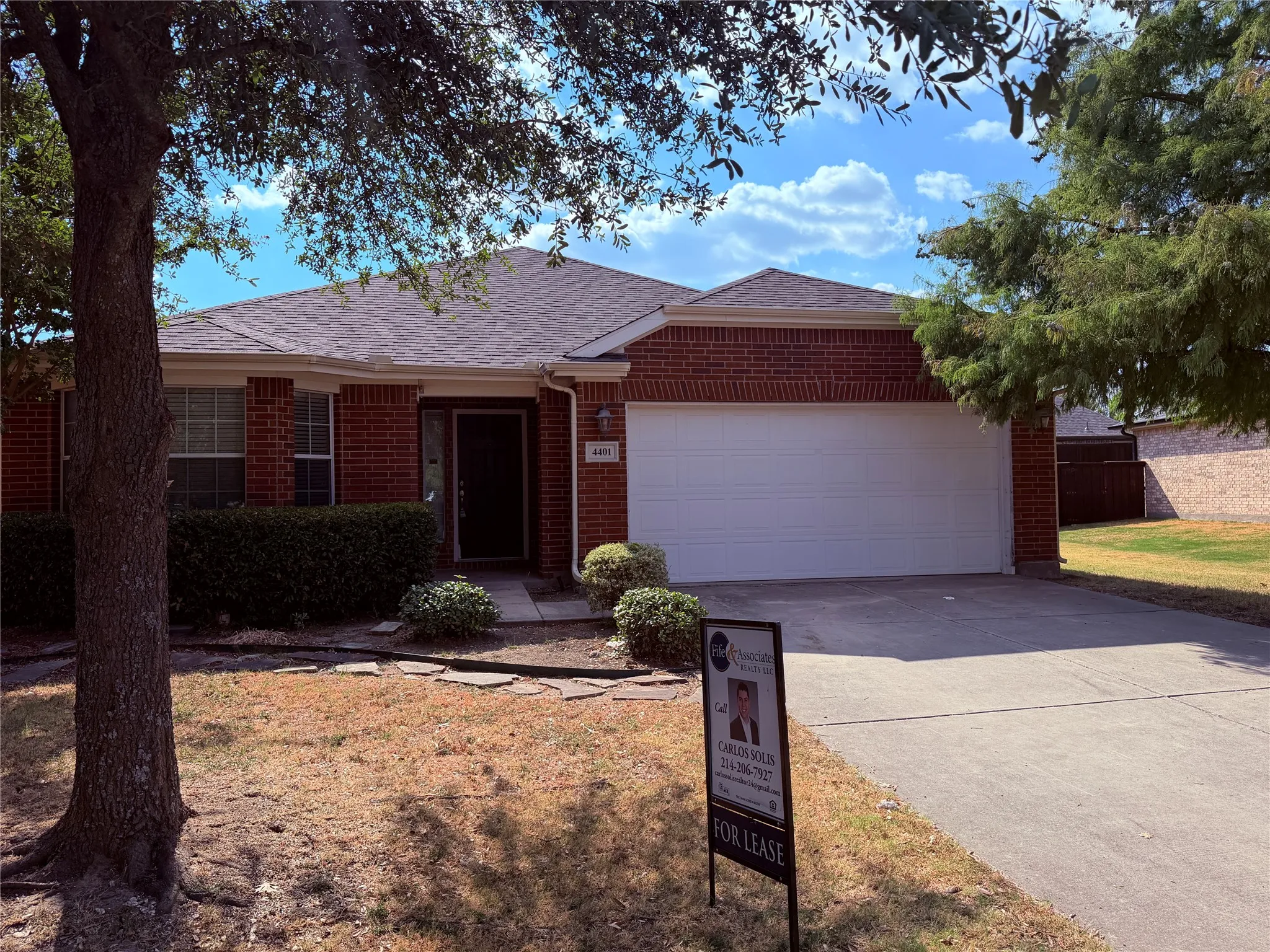 Single Family Residence For Rent in Collin County , 4401 Willow Wood Road, Melissa, Texas 75454, 3 Bedroom, 2 Bathroom, 2 Garage spaces, 1,984 Sqft, built in 2009, mls#21379976, Real Estate Agent in Melissa, Homes For Rent in Collin county, Homes For Rent in Melissa, Realtor in Melissa Texas, Real Estate Brokerage Independent Realty Texas, Luminita Cordes Realtor