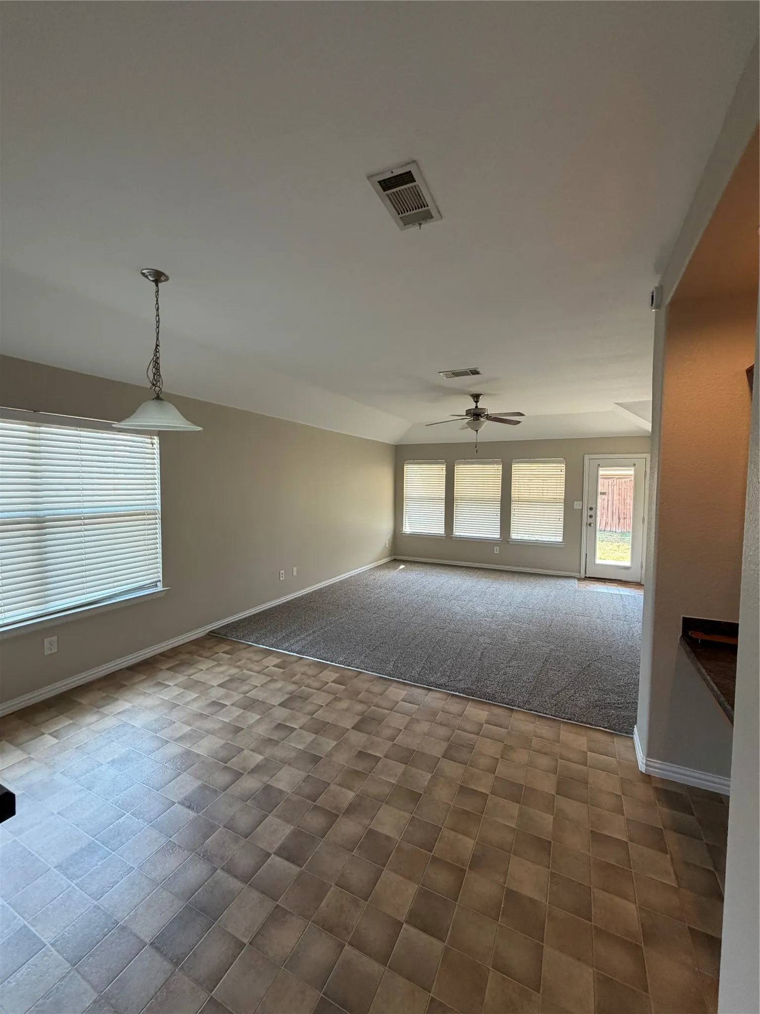 Single Family Residence For Rent in Collin County , 4401 Willow Wood Road, Melissa, Texas 75454, 3 Bedroom, 2 Bathroom, 2 Garage spaces, 1,984 Sqft, built in 2009, mls#21379976, Real Estate Agent in Melissa, Homes For Rent in Collin county, Homes For Rent in Melissa, Realtor in Melissa Texas, Real Estate Brokerage Independent Realty Texas, Luminita Cordes Realtor