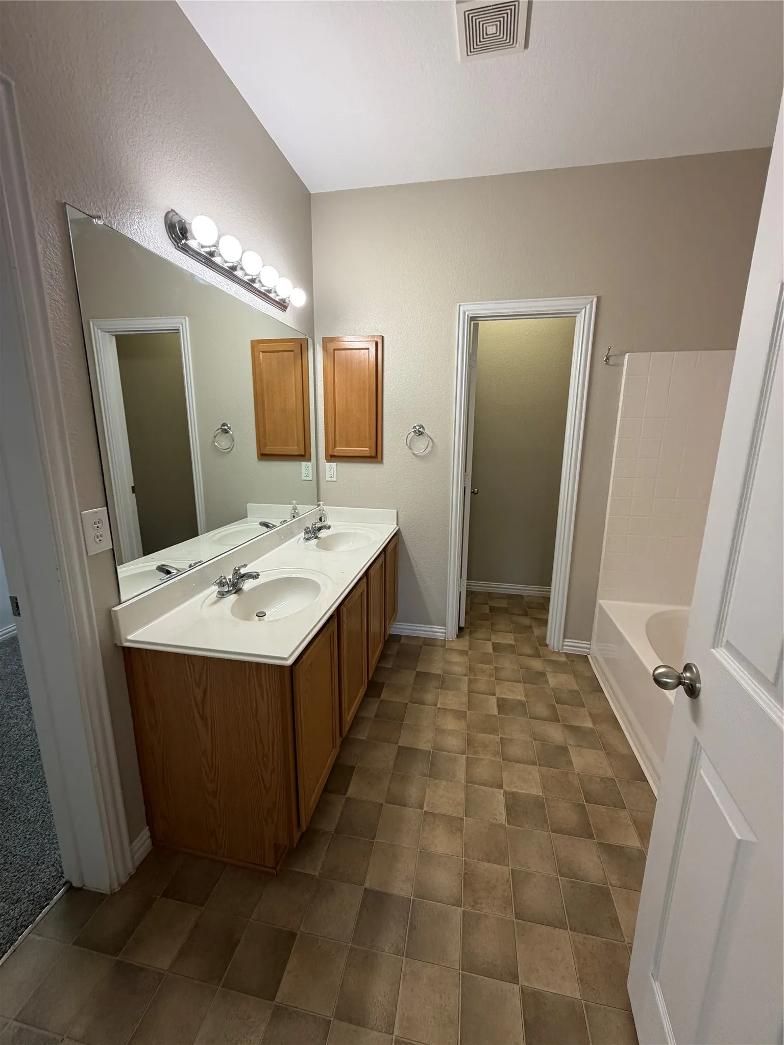 Single Family Residence For Rent in Collin County , 4401 Willow Wood Road, Melissa, Texas 75454, 3 Bedroom, 2 Bathroom, 2 Garage spaces, 1,984 Sqft, built in 2009, mls#21379976, Real Estate Agent in Melissa, Homes For Rent in Collin county, Homes For Rent in Melissa, Realtor in Melissa Texas, Real Estate Brokerage Independent Realty Texas, Luminita Cordes Realtor