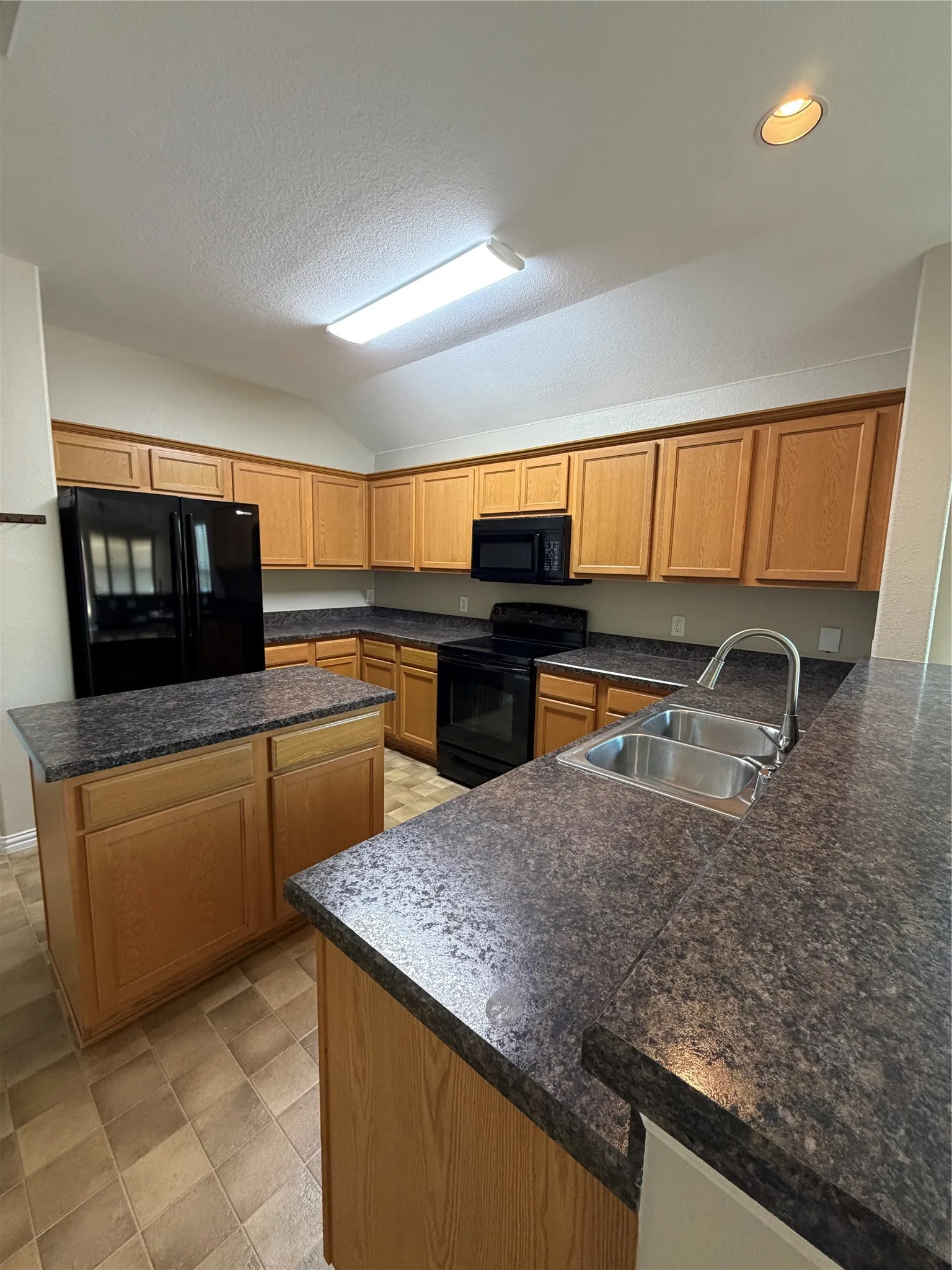 Single Family Residence For Rent in Collin County , 4401 Willow Wood Road, Melissa, Texas 75454, 3 Bedroom, 2 Bathroom, 2 Garage spaces, 1,984 Sqft, built in 2009, mls#21379976, Real Estate Agent in Melissa, Homes For Rent in Collin county, Homes For Rent in Melissa, Realtor in Melissa Texas, Real Estate Brokerage Independent Realty Texas, Luminita Cordes Realtor