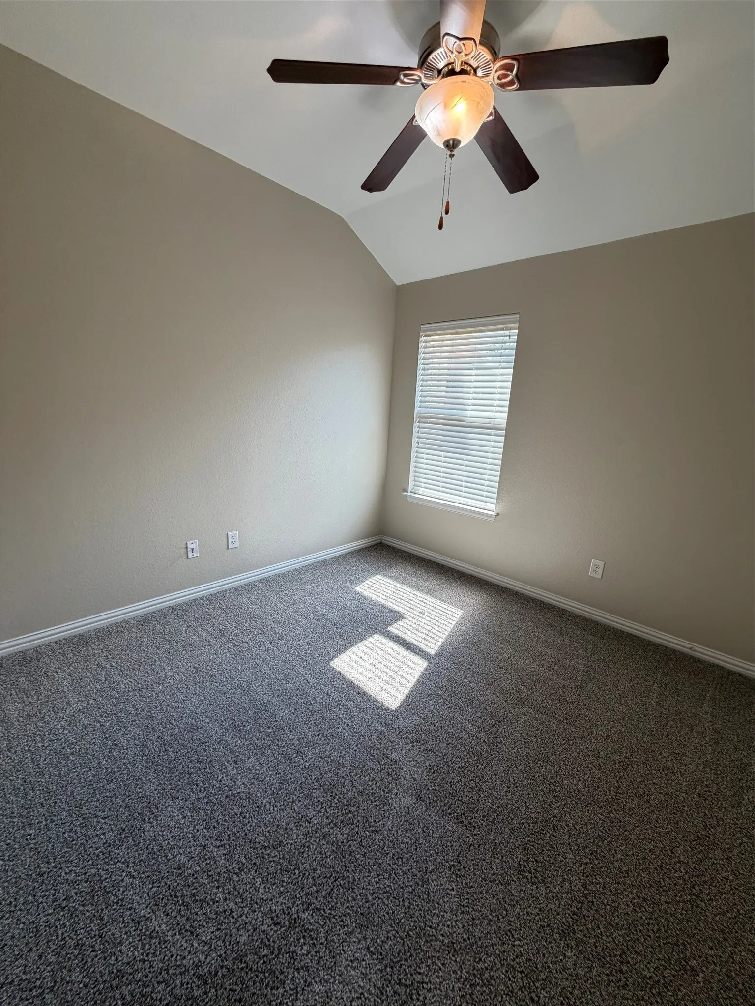 Single Family Residence For Rent in Collin County , 4401 Willow Wood Road, Melissa, Texas 75454, 3 Bedroom, 2 Bathroom, 2 Garage spaces, 1,984 Sqft, built in 2009, mls#21379976, Real Estate Agent in Melissa, Homes For Rent in Collin county, Homes For Rent in Melissa, Realtor in Melissa Texas, Real Estate Brokerage Independent Realty Texas, Luminita Cordes Realtor