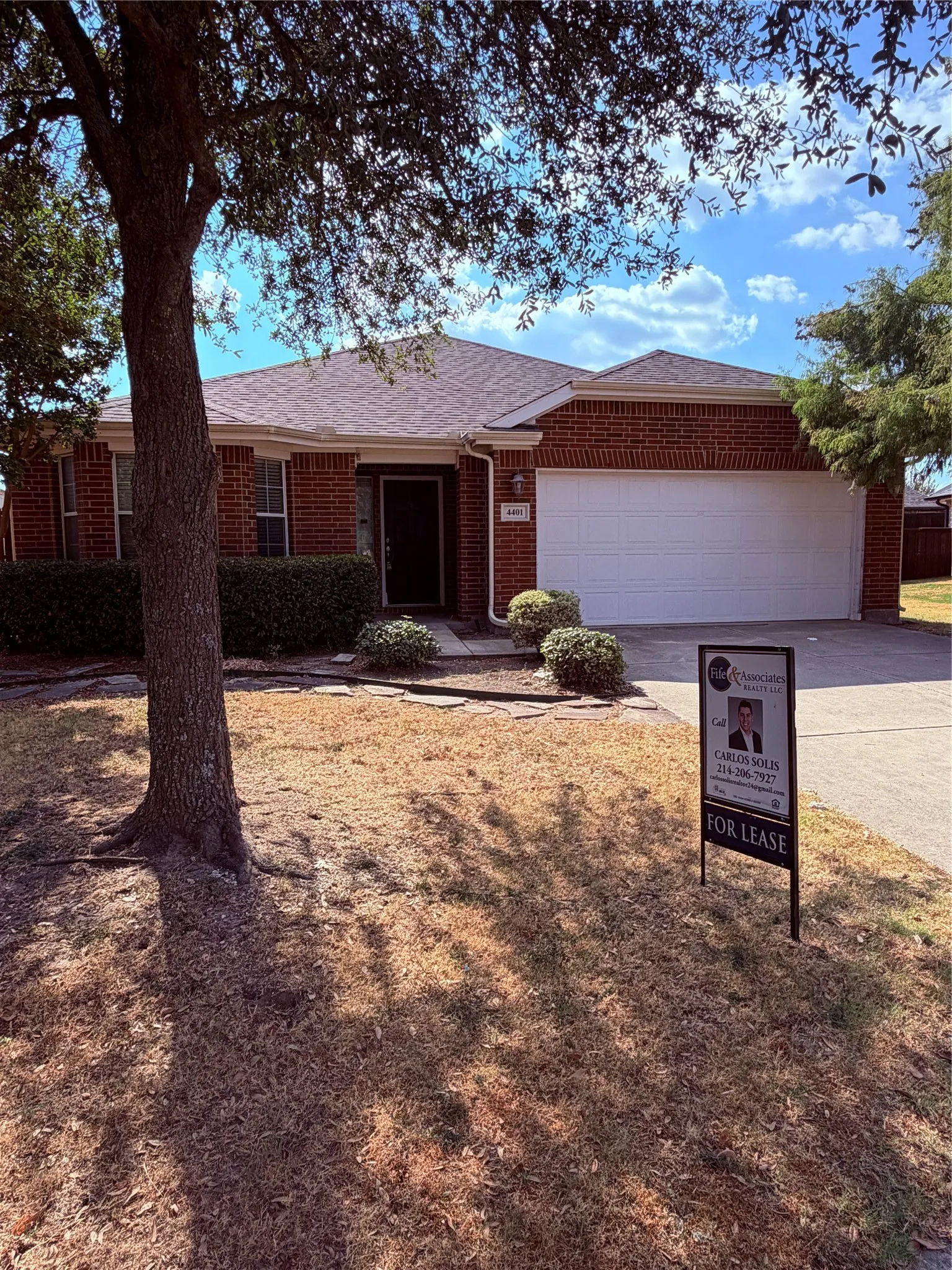 Single Family Residence For Rent in Collin County , 4401 Willow Wood Road, Melissa, Texas 75454, 3 Bedroom, 2 Bathroom, 2 Garage spaces, 1,984 Sqft, built in 2009, mls#21379976, Real Estate Agent in Melissa, Homes For Rent in Collin county, Homes For Rent in Melissa, Realtor in Melissa Texas, Real Estate Brokerage Independent Realty Texas, Luminita Cordes Realtor