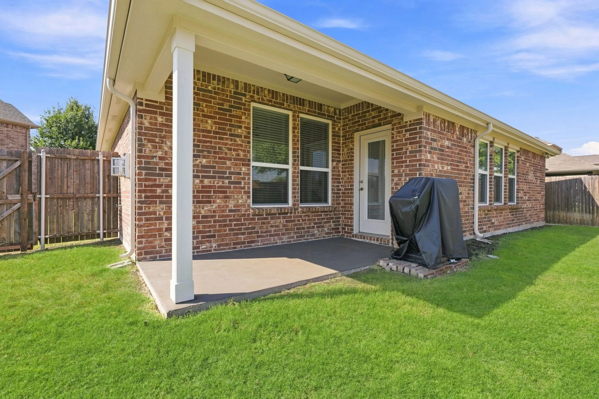 Single Family Residence For Sale in Collin County , 3812 Valachian Circle, Mc Kinney, Texas 75071, 3 Bedroom, 2 Bathroom, 2 Garage spaces, 2,202 Sqft, built in 2016, mls#21379715, Real Estate Agent in Mc Kinney, Homes For Sale in Collin county, Homes For Sale in Mc Kinney, Realtor in Mc Kinney Texas, Real Estate Brokerage Independent Realty Texas, Luminita Cordes Realtor