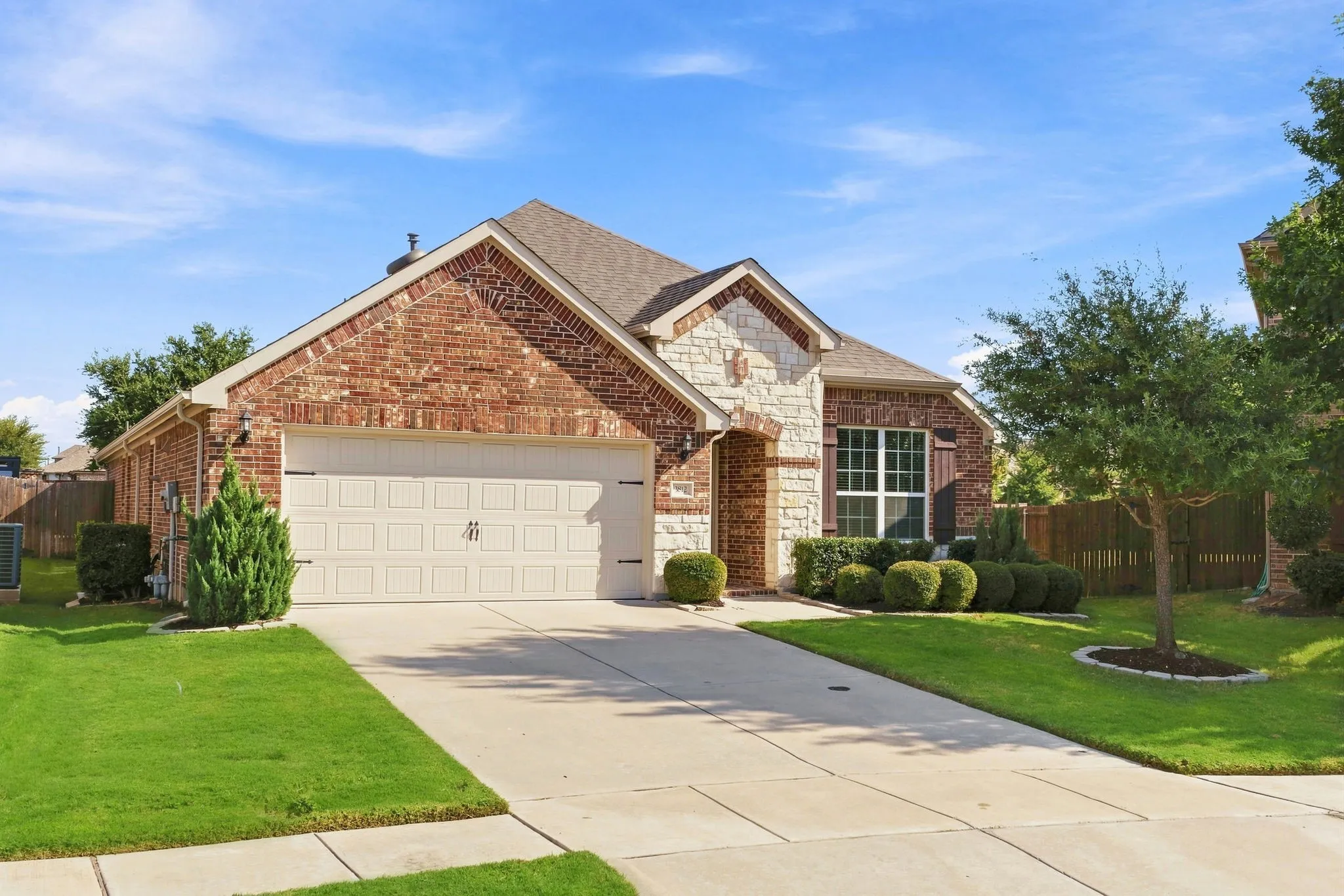 Single Family Residence For Sale in Collin County , 3812 Valachian Circle, Mc Kinney, Texas 75071, 3 Bedroom, 2 Bathroom, 2 Garage spaces, 2,202 Sqft, built in 2016, mls#21379715, Real Estate Agent in Mc Kinney, Homes For Sale in Collin county, Homes For Sale in Mc Kinney, Realtor in Mc Kinney Texas, Real Estate Brokerage Independent Realty Texas, Luminita Cordes Realtor