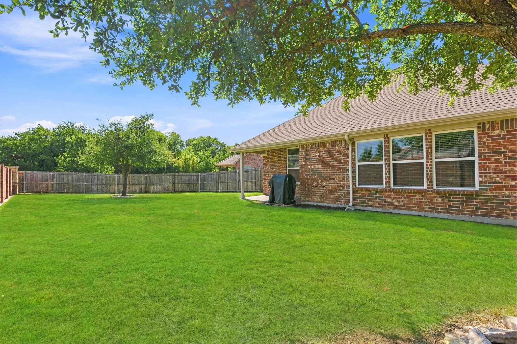 Single Family Residence For Sale in Collin County , 3812 Valachian Circle, Mc Kinney, Texas 75071, 3 Bedroom, 2 Bathroom, 2 Garage spaces, 2,202 Sqft, built in 2016, mls#21379715, Real Estate Agent in Mc Kinney, Homes For Sale in Collin county, Homes For Sale in Mc Kinney, Realtor in Mc Kinney Texas, Real Estate Brokerage Independent Realty Texas, Luminita Cordes Realtor