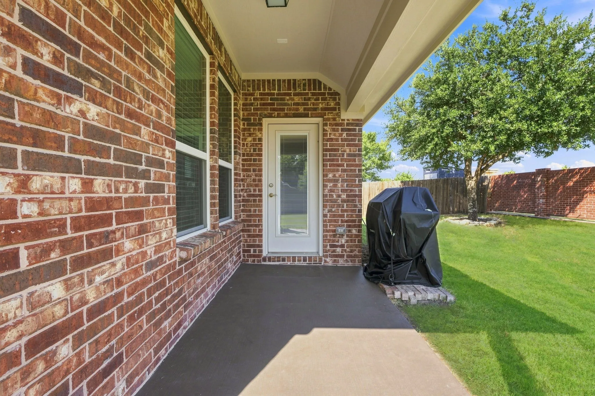 Single Family Residence For Sale in Collin County , 3812 Valachian Circle, Mc Kinney, Texas 75071, 3 Bedroom, 2 Bathroom, 2 Garage spaces, 2,202 Sqft, built in 2016, mls#21379715, Real Estate Agent in Mc Kinney, Homes For Sale in Collin county, Homes For Sale in Mc Kinney, Realtor in Mc Kinney Texas, Real Estate Brokerage Independent Realty Texas, Luminita Cordes Realtor