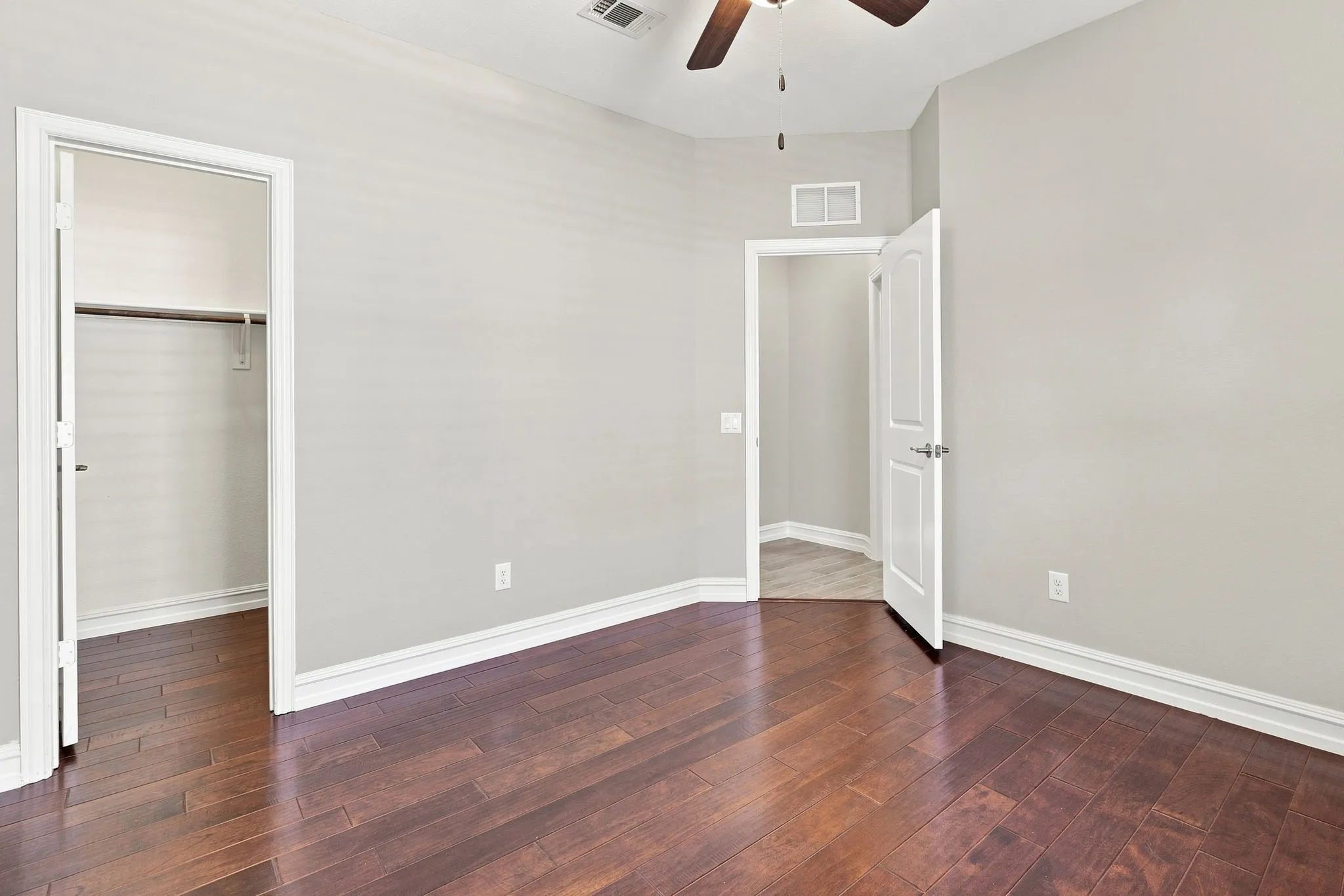 Single Family Residence For Sale in Collin County , 3812 Valachian Circle, Mc Kinney, Texas 75071, 3 Bedroom, 2 Bathroom, 2 Garage spaces, 2,202 Sqft, built in 2016, mls#21379715, Real Estate Agent in Mc Kinney, Homes For Sale in Collin county, Homes For Sale in Mc Kinney, Realtor in Mc Kinney Texas, Real Estate Brokerage Independent Realty Texas, Luminita Cordes Realtor