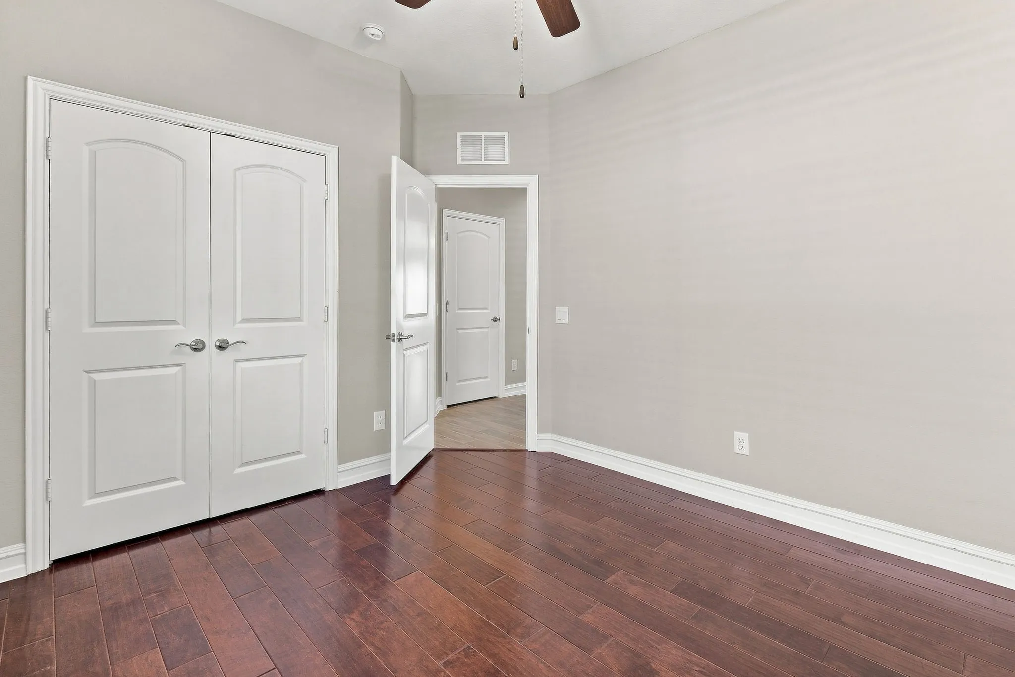Single Family Residence For Sale in Collin County , 3812 Valachian Circle, Mc Kinney, Texas 75071, 3 Bedroom, 2 Bathroom, 2 Garage spaces, 2,202 Sqft, built in 2016, mls#21379715, Real Estate Agent in Mc Kinney, Homes For Sale in Collin county, Homes For Sale in Mc Kinney, Realtor in Mc Kinney Texas, Real Estate Brokerage Independent Realty Texas, Luminita Cordes Realtor