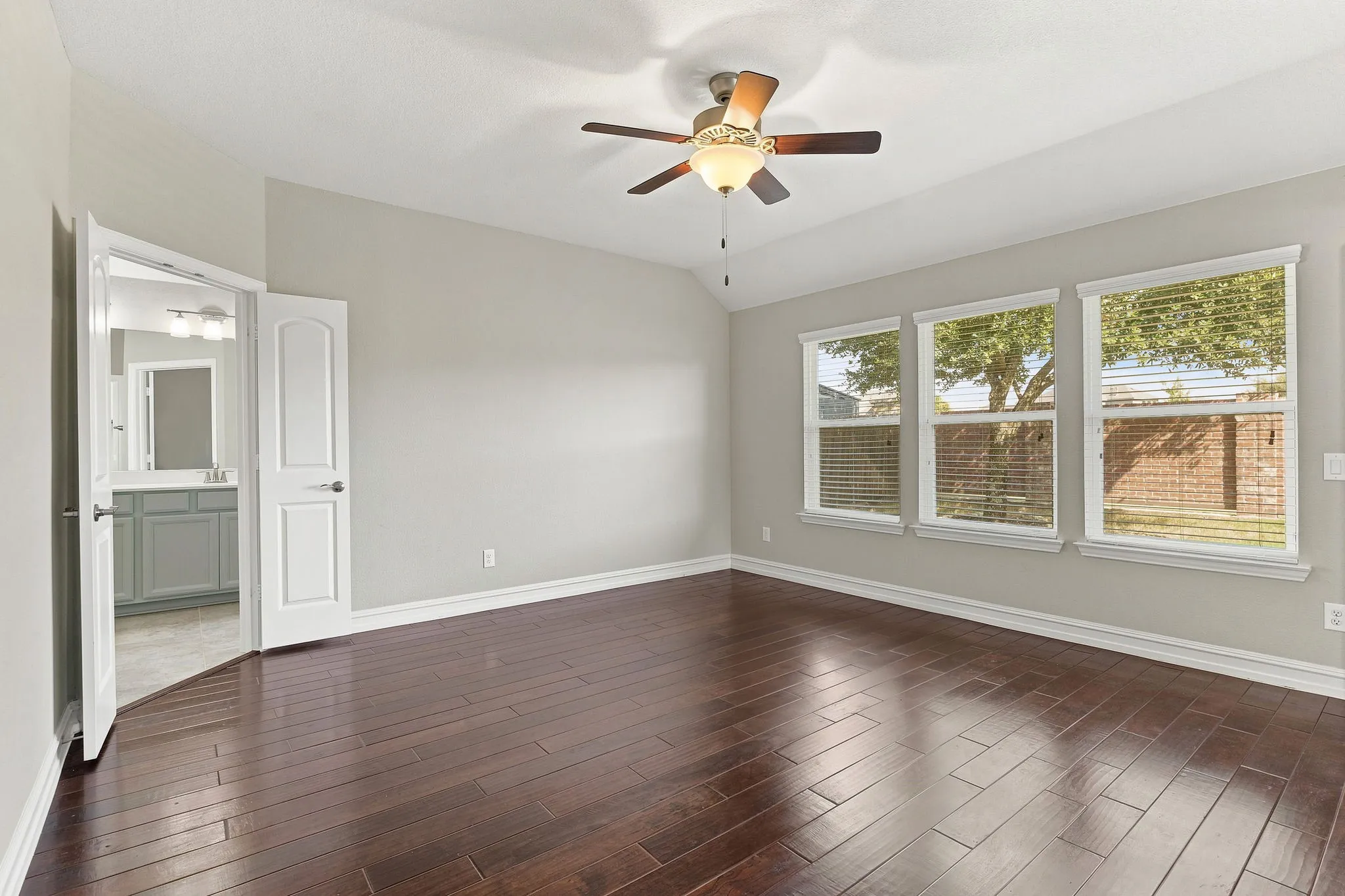 Single Family Residence For Sale in Collin County , 3812 Valachian Circle, Mc Kinney, Texas 75071, 3 Bedroom, 2 Bathroom, 2 Garage spaces, 2,202 Sqft, built in 2016, mls#21379715, Real Estate Agent in Mc Kinney, Homes For Sale in Collin county, Homes For Sale in Mc Kinney, Realtor in Mc Kinney Texas, Real Estate Brokerage Independent Realty Texas, Luminita Cordes Realtor