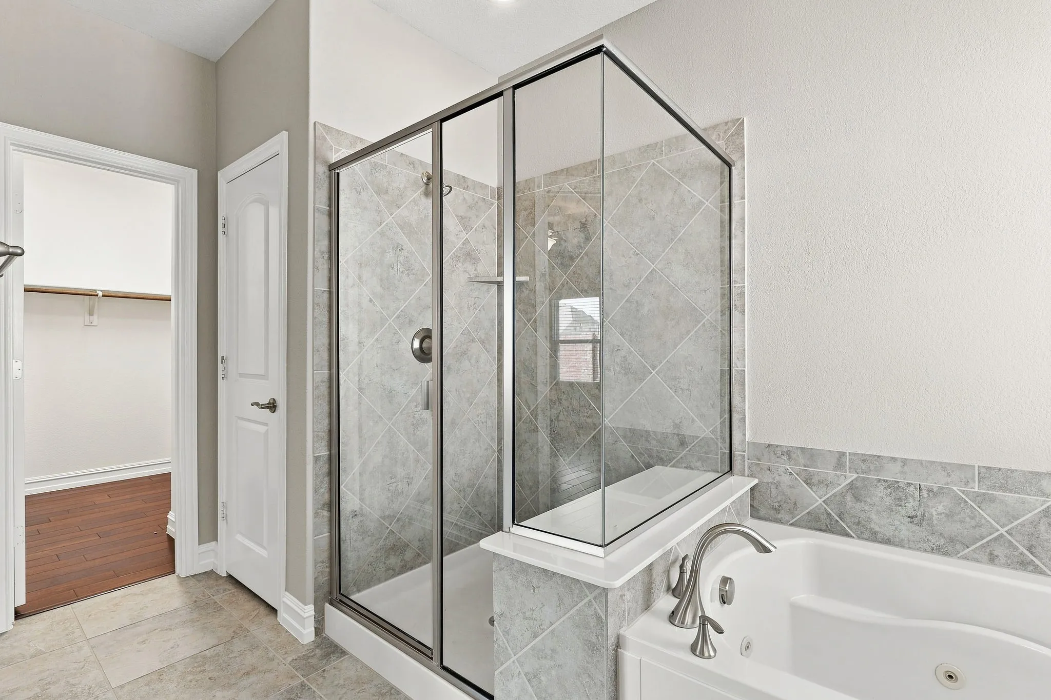 Single Family Residence For Sale in Collin County , 3812 Valachian Circle, Mc Kinney, Texas 75071, 3 Bedroom, 2 Bathroom, 2 Garage spaces, 2,202 Sqft, built in 2016, mls#21379715, Real Estate Agent in Mc Kinney, Homes For Sale in Collin county, Homes For Sale in Mc Kinney, Realtor in Mc Kinney Texas, Real Estate Brokerage Independent Realty Texas, Luminita Cordes Realtor