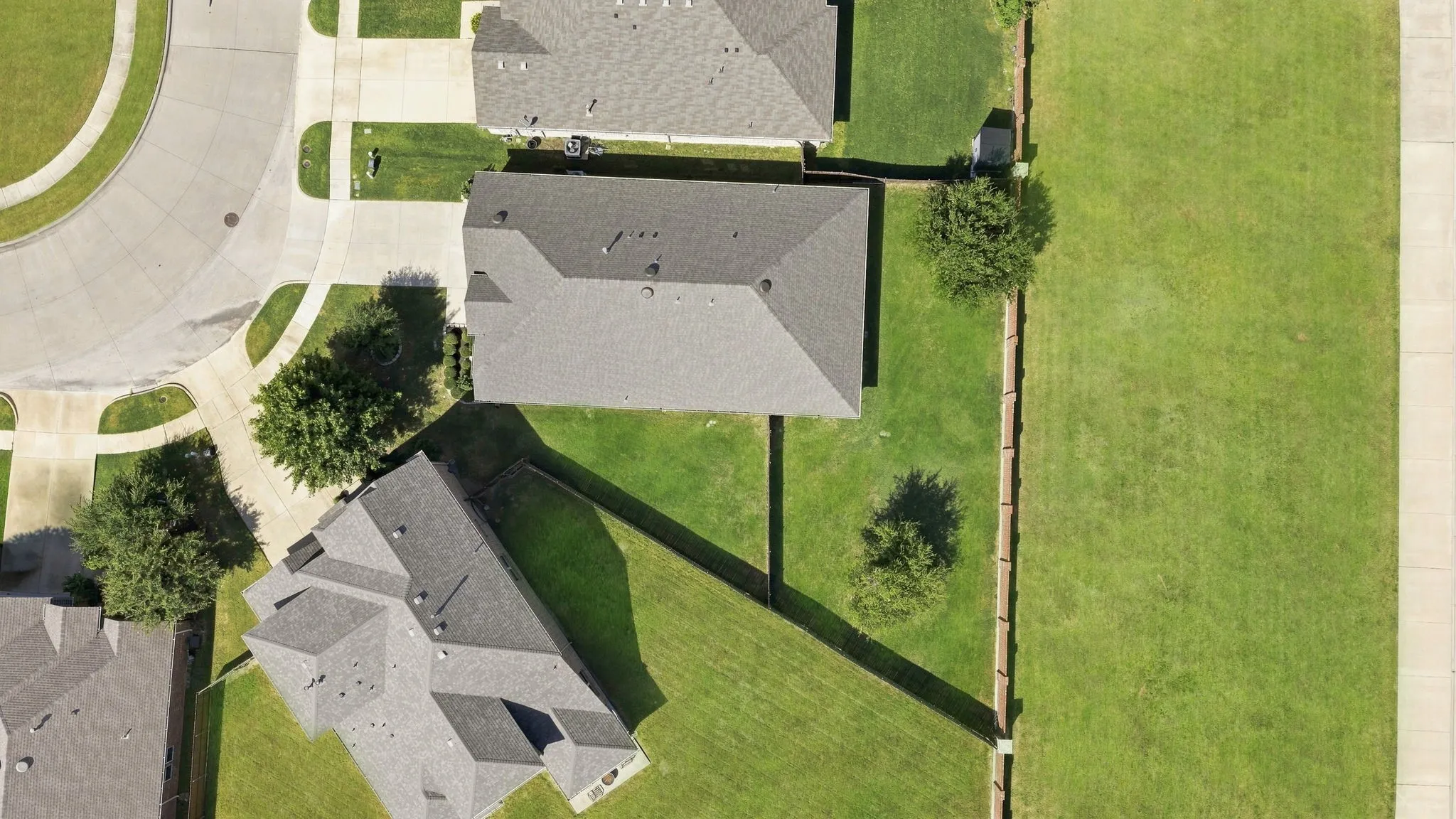 Single Family Residence For Sale in Collin County , 3812 Valachian Circle, Mc Kinney, Texas 75071, 3 Bedroom, 2 Bathroom, 2 Garage spaces, 2,202 Sqft, built in 2016, mls#21379715, Real Estate Agent in Mc Kinney, Homes For Sale in Collin county, Homes For Sale in Mc Kinney, Realtor in Mc Kinney Texas, Real Estate Brokerage Independent Realty Texas, Luminita Cordes Realtor
