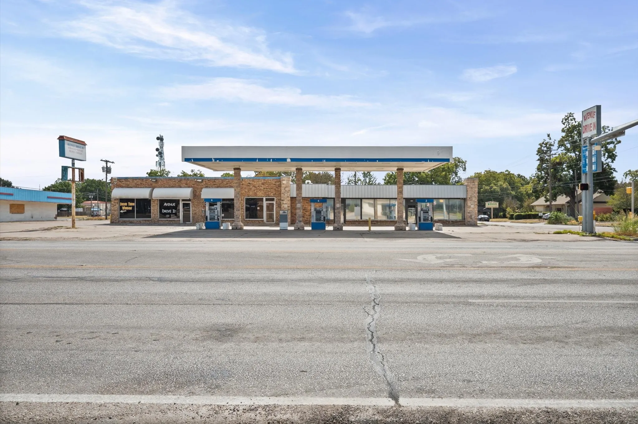 Retail For Sale in Ellis County , 407 W Ennis Avenue, Ennis, Texas 75119, 0, 0, Garage spaces, 0 Sqft, built in 1960, mls#21375582, Real Estate Agent in Ennis, Homes For Sale in Ellis county, Homes For Sale in Ennis, Realtor in Ennis Texas, Real Estate Brokerage Independent Realty Texas, Luminita Cordes Realtor