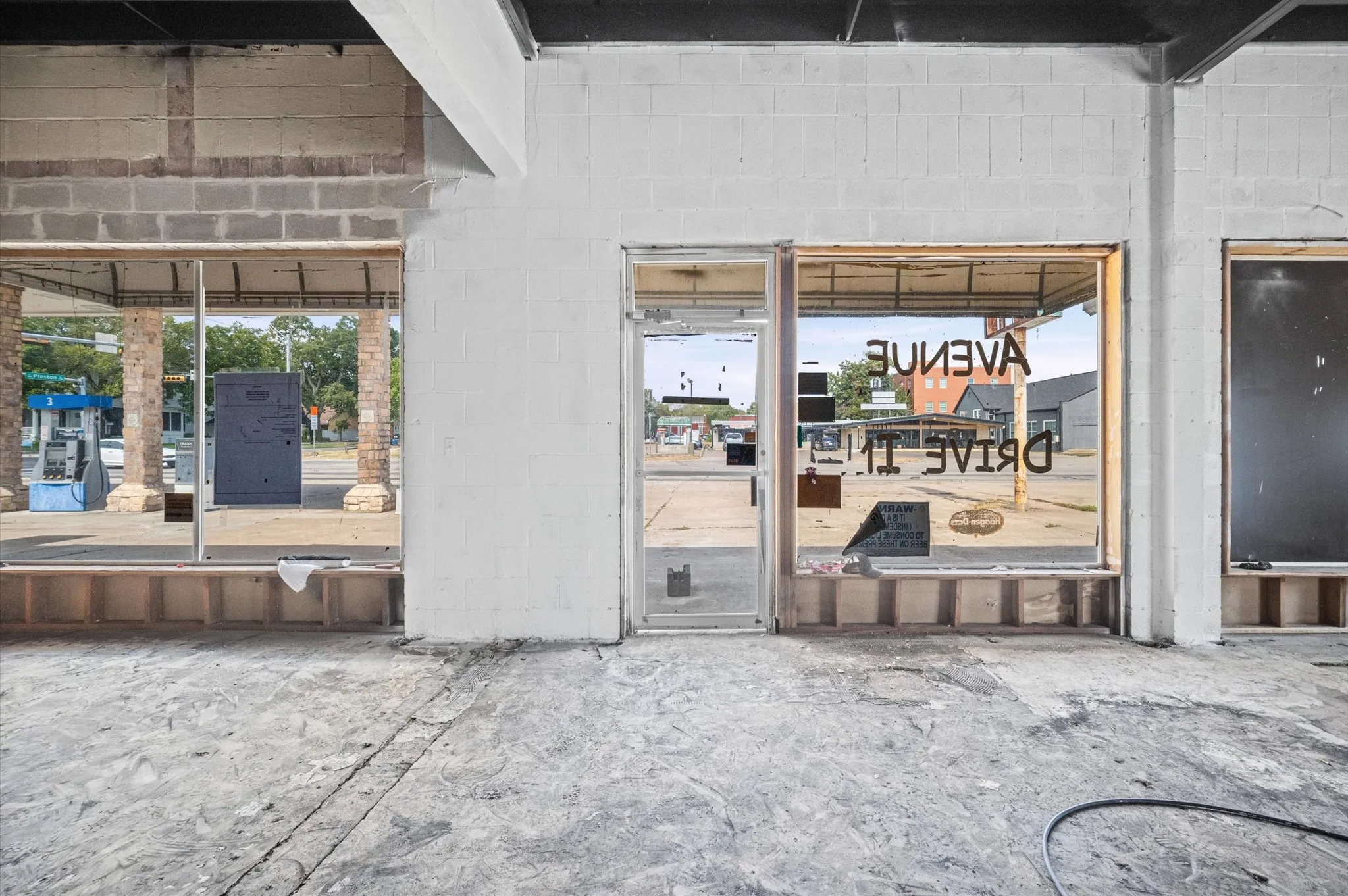 Retail For Sale in Ellis County , 407 W Ennis Avenue, Ennis, Texas 75119, 0, 0, Garage spaces, 0 Sqft, built in 1960, mls#21375582, Real Estate Agent in Ennis, Homes For Sale in Ellis county, Homes For Sale in Ennis, Realtor in Ennis Texas, Real Estate Brokerage Independent Realty Texas, Luminita Cordes Realtor