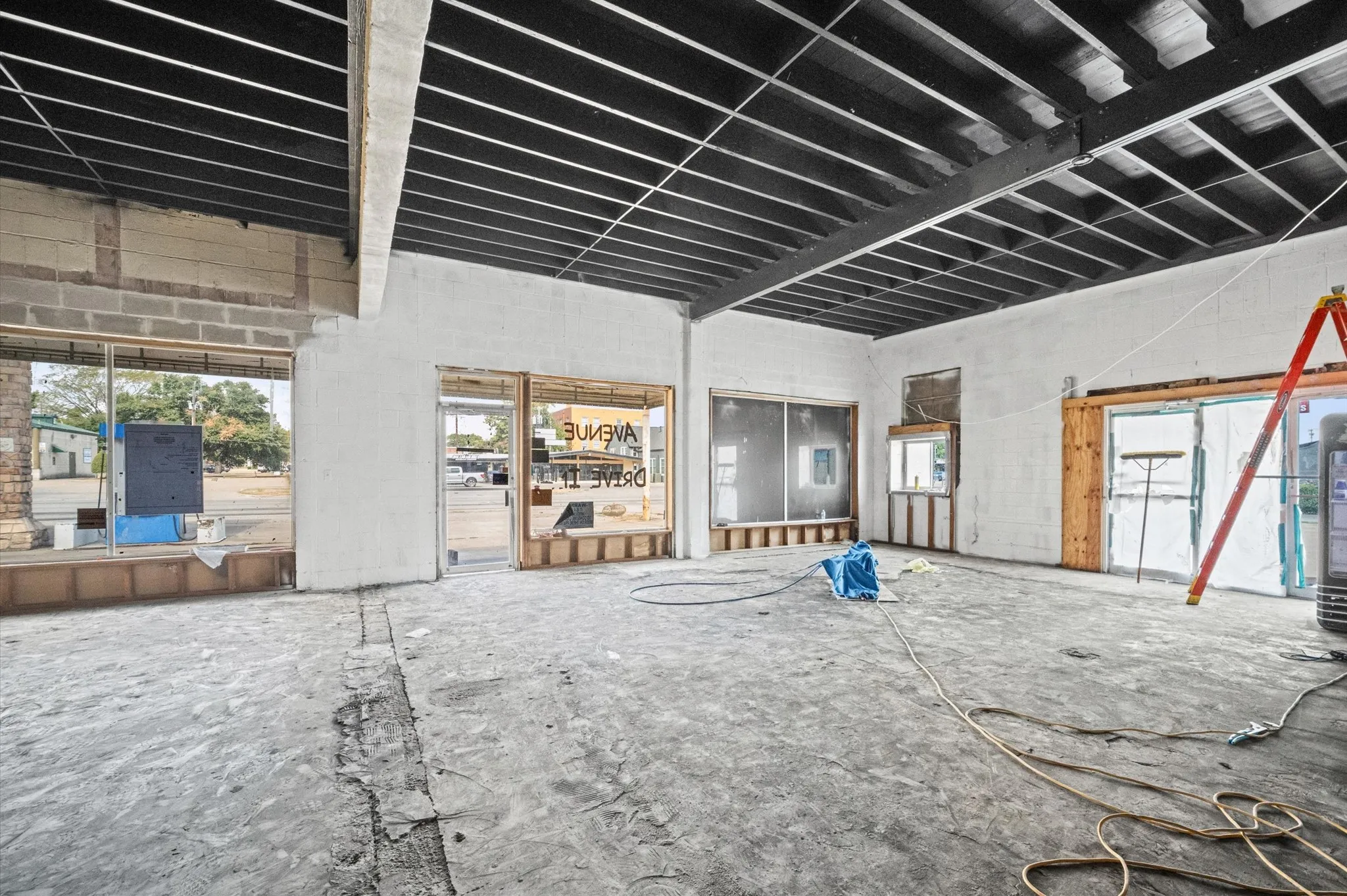 Retail For Sale in Ellis County , 407 W Ennis Avenue, Ennis, Texas 75119, 0, 0, Garage spaces, 0 Sqft, built in 1960, mls#21375582, Real Estate Agent in Ennis, Homes For Sale in Ellis county, Homes For Sale in Ennis, Realtor in Ennis Texas, Real Estate Brokerage Independent Realty Texas, Luminita Cordes Realtor