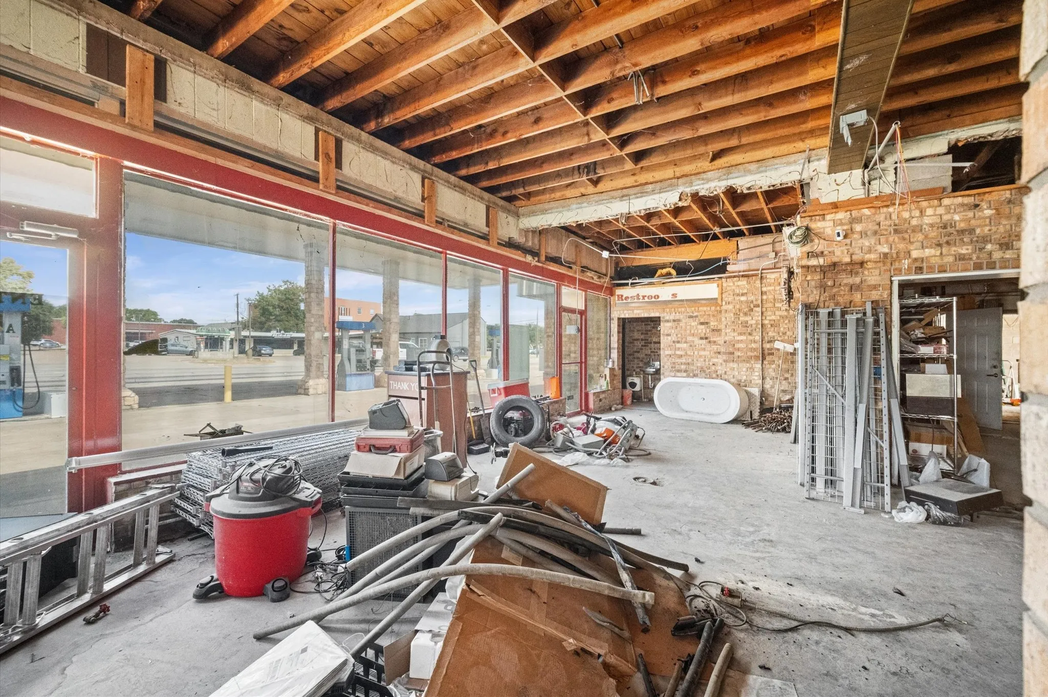 Retail For Sale in Ellis County , 407 W Ennis Avenue, Ennis, Texas 75119, 0, 0, Garage spaces, 0 Sqft, built in 1960, mls#21375582, Real Estate Agent in Ennis, Homes For Sale in Ellis county, Homes For Sale in Ennis, Realtor in Ennis Texas, Real Estate Brokerage Independent Realty Texas, Luminita Cordes Realtor