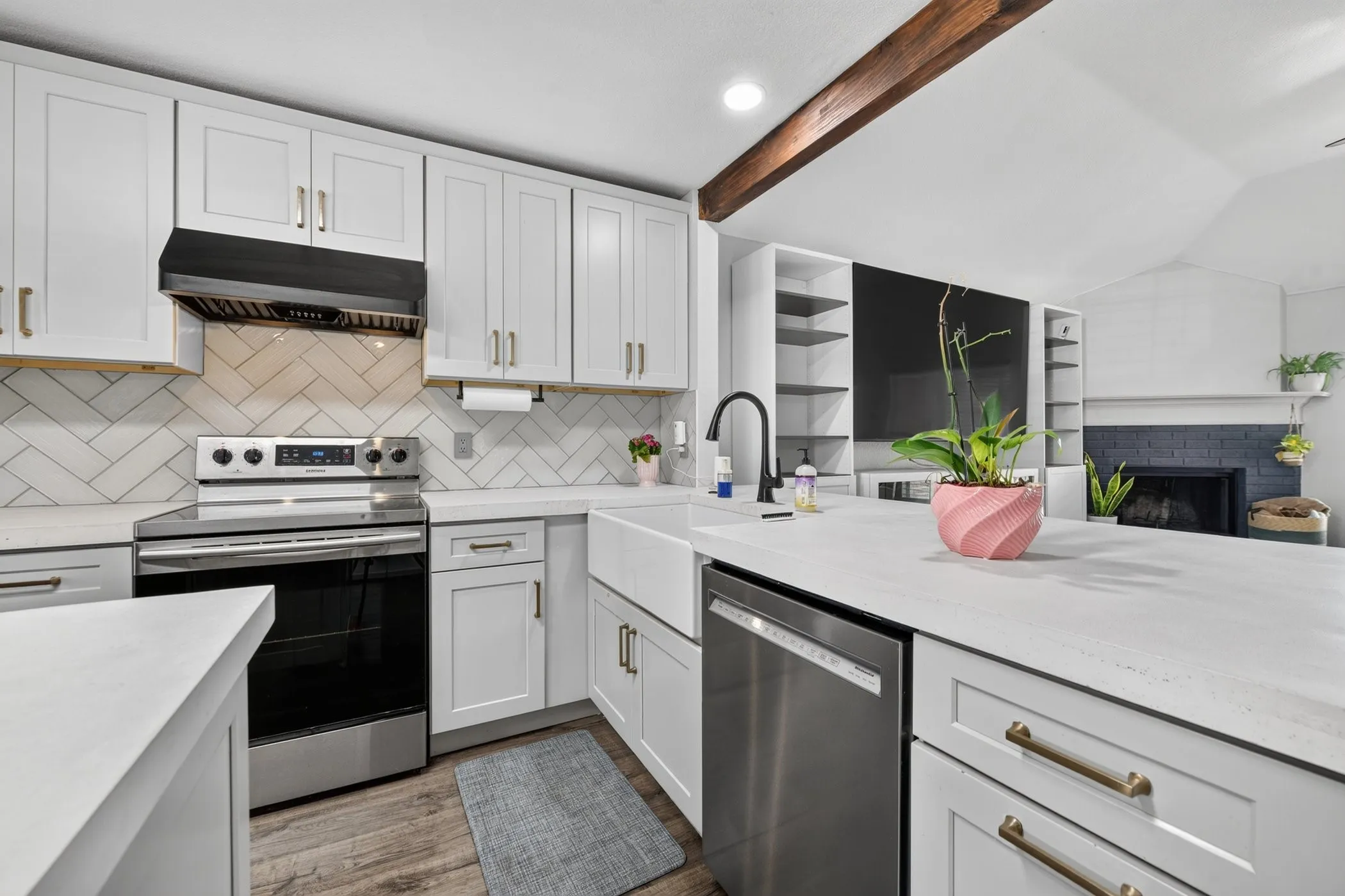 Single Family Residence For Sale in Tarrant County , 9228 Jason Drive, White Settlement, Texas 76108, 3 Bedroom, 2 Bathroom, 2 Garage spaces, 1,497 Sqft, built in 2005, mls#21379992, Real Estate Agent in White Settlement, Homes For Sale in Tarrant county, Homes For Sale in White Settlement, Realtor in White Settlement Texas, Real Estate Brokerage Independent Realty Texas, Luminita Cordes Realtor