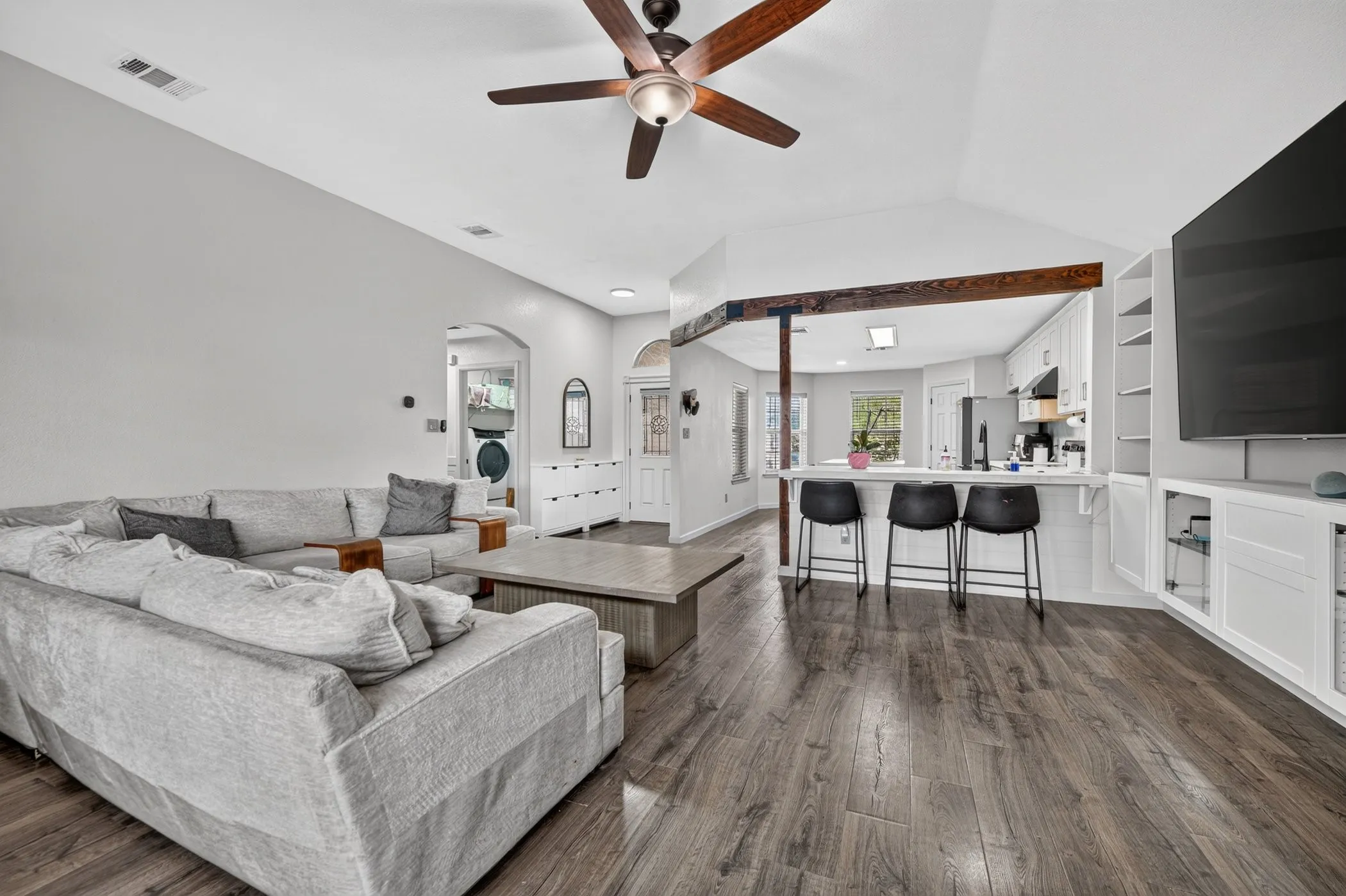 Single Family Residence For Sale in Tarrant County , 9228 Jason Drive, White Settlement, Texas 76108, 3 Bedroom, 2 Bathroom, 2 Garage spaces, 1,497 Sqft, built in 2005, mls#21379992, Real Estate Agent in White Settlement, Homes For Sale in Tarrant county, Homes For Sale in White Settlement, Realtor in White Settlement Texas, Real Estate Brokerage Independent Realty Texas, Luminita Cordes Realtor