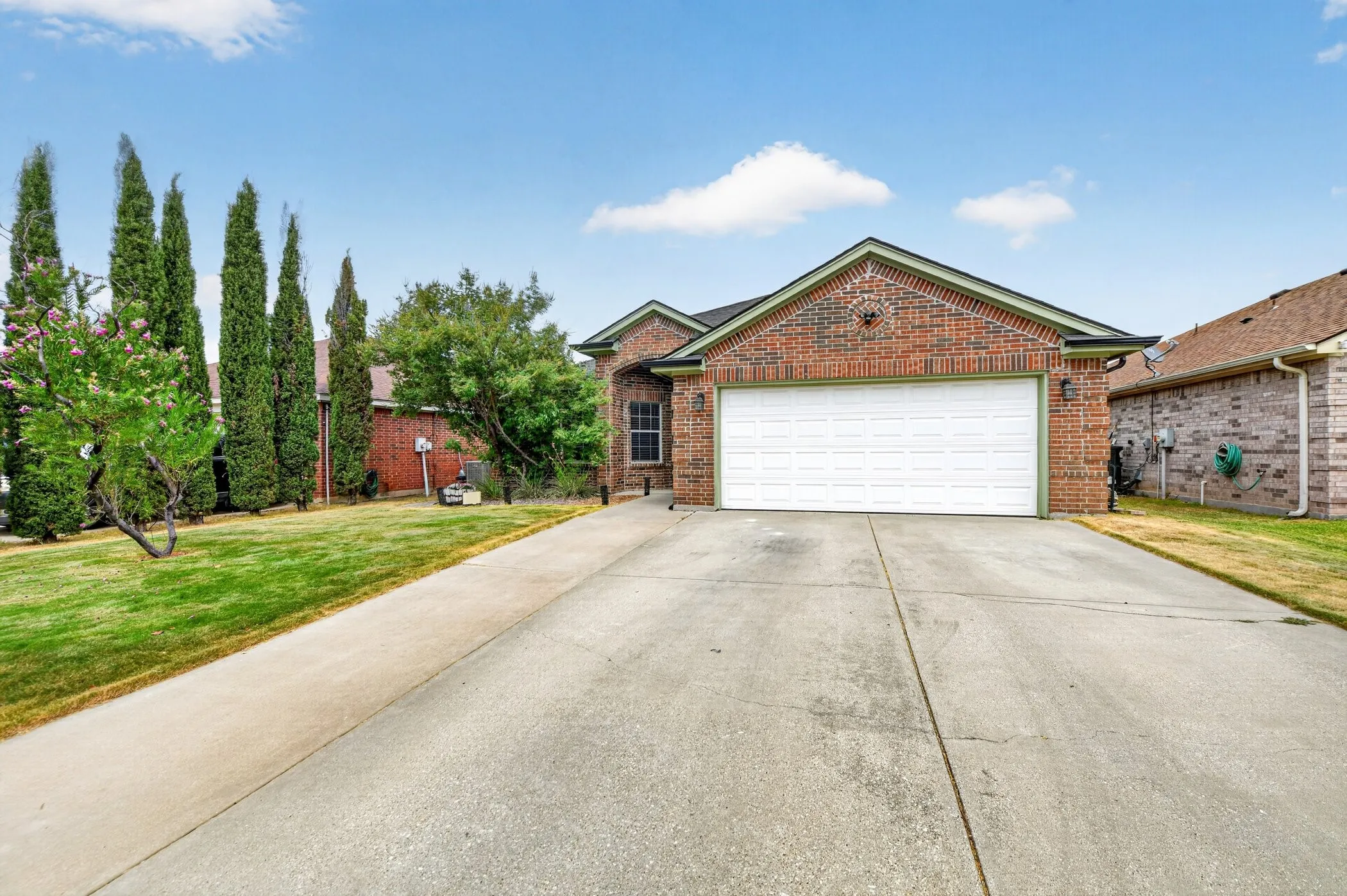 Single Family Residence For Sale in Tarrant County , 9228 Jason Drive, White Settlement, Texas 76108, 3 Bedroom, 2 Bathroom, 2 Garage spaces, 1,497 Sqft, built in 2005, mls#21379992, Real Estate Agent in White Settlement, Homes For Sale in Tarrant county, Homes For Sale in White Settlement, Realtor in White Settlement Texas, Real Estate Brokerage Independent Realty Texas, Luminita Cordes Realtor