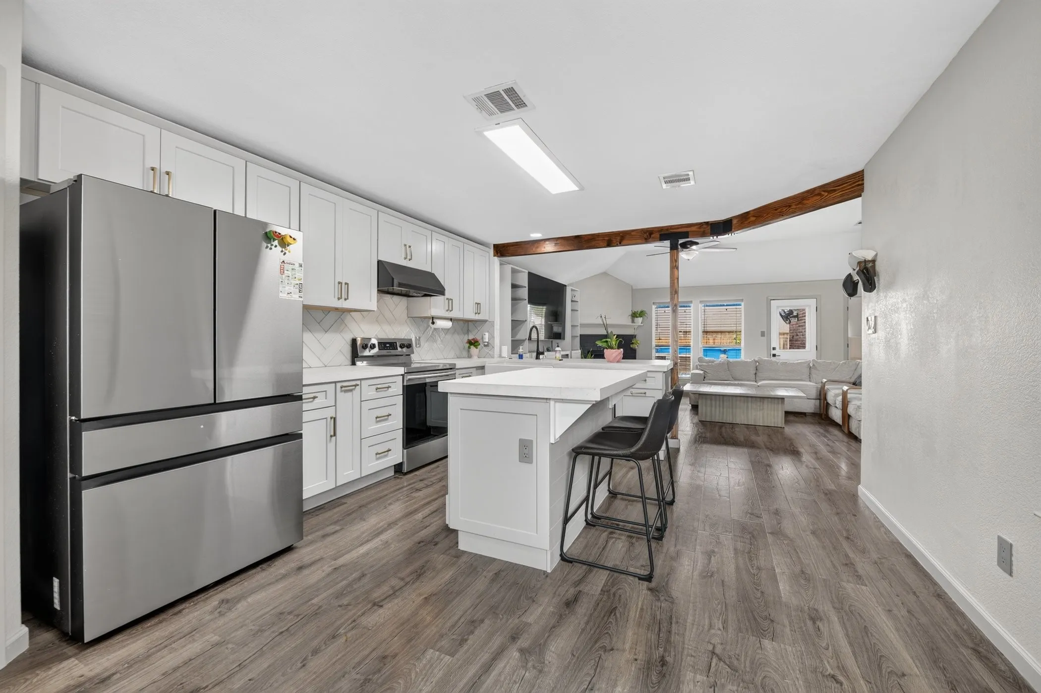 Single Family Residence For Sale in Tarrant County , 9228 Jason Drive, White Settlement, Texas 76108, 3 Bedroom, 2 Bathroom, 2 Garage spaces, 1,497 Sqft, built in 2005, mls#21379992, Real Estate Agent in White Settlement, Homes For Sale in Tarrant county, Homes For Sale in White Settlement, Realtor in White Settlement Texas, Real Estate Brokerage Independent Realty Texas, Luminita Cordes Realtor