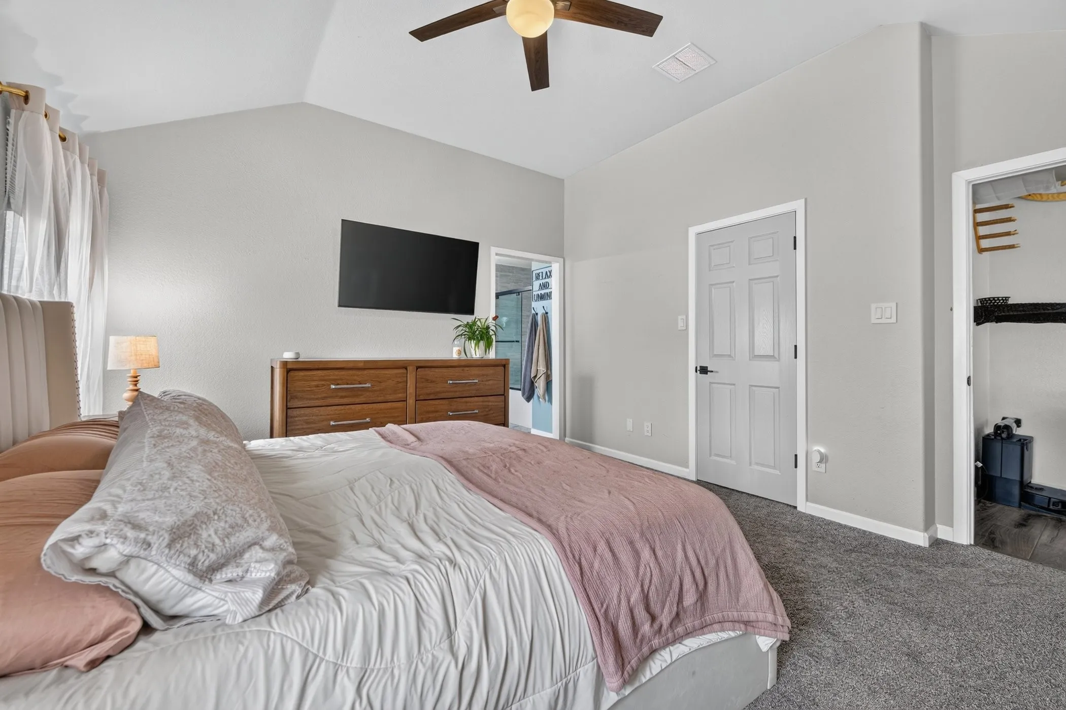 Single Family Residence For Sale in Tarrant County , 9228 Jason Drive, White Settlement, Texas 76108, 3 Bedroom, 2 Bathroom, 2 Garage spaces, 1,497 Sqft, built in 2005, mls#21379992, Real Estate Agent in White Settlement, Homes For Sale in Tarrant county, Homes For Sale in White Settlement, Realtor in White Settlement Texas, Real Estate Brokerage Independent Realty Texas, Luminita Cordes Realtor