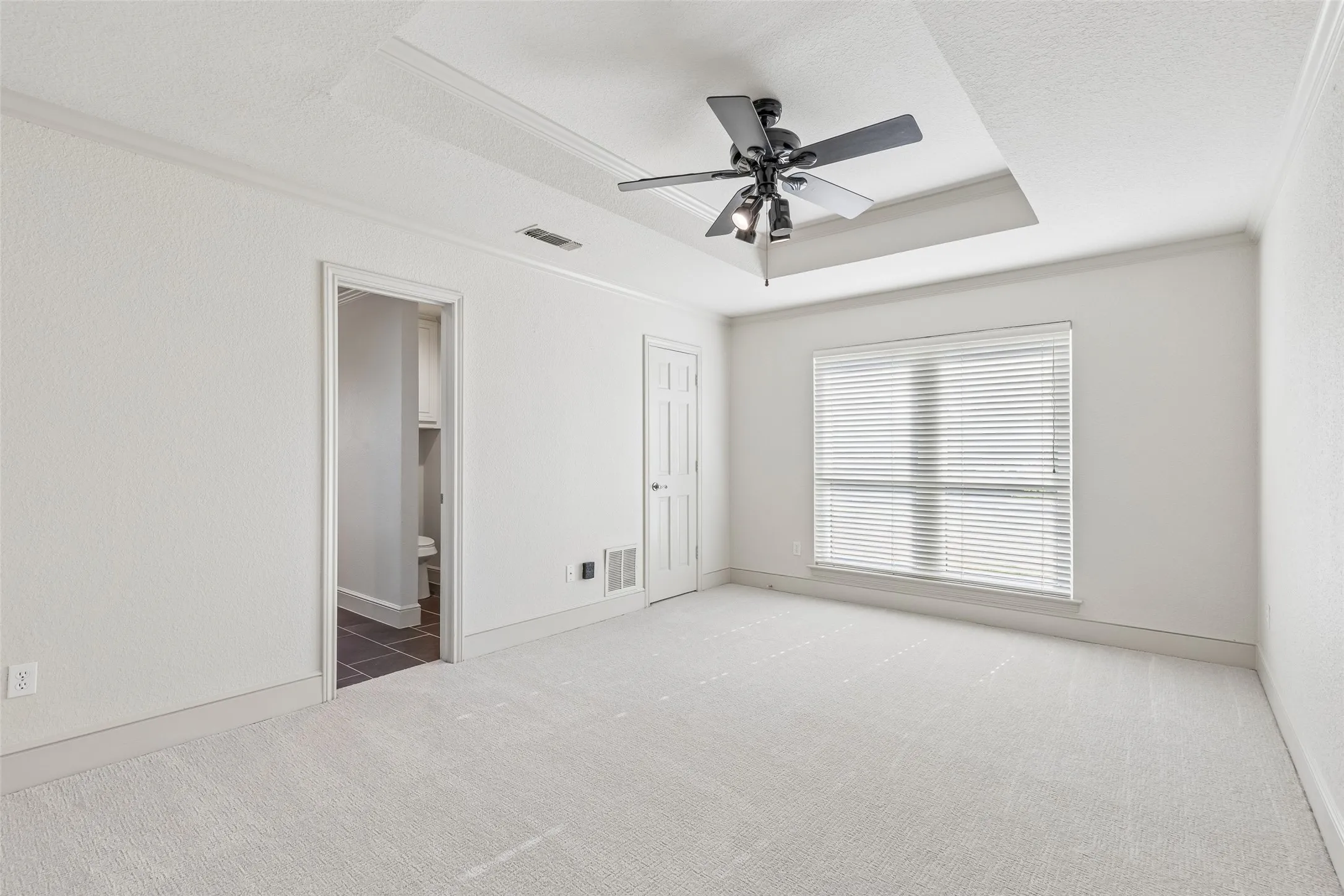Single Family Residence For Sale in Denton County , 1155 Point Vista Road, Hickory Creek, Texas 75065, 3 Bedroom, 3 Bathroom, 3 Garage spaces, 2,979 Sqft, built in 1995, mls#21333248, Real Estate Agent in Hickory Creek, Homes For Sale in Denton county, Homes For Sale in Hickory Creek, Realtor in Hickory Creek Texas, Real Estate Brokerage Independent Realty Texas, Luminita Cordes Realtor