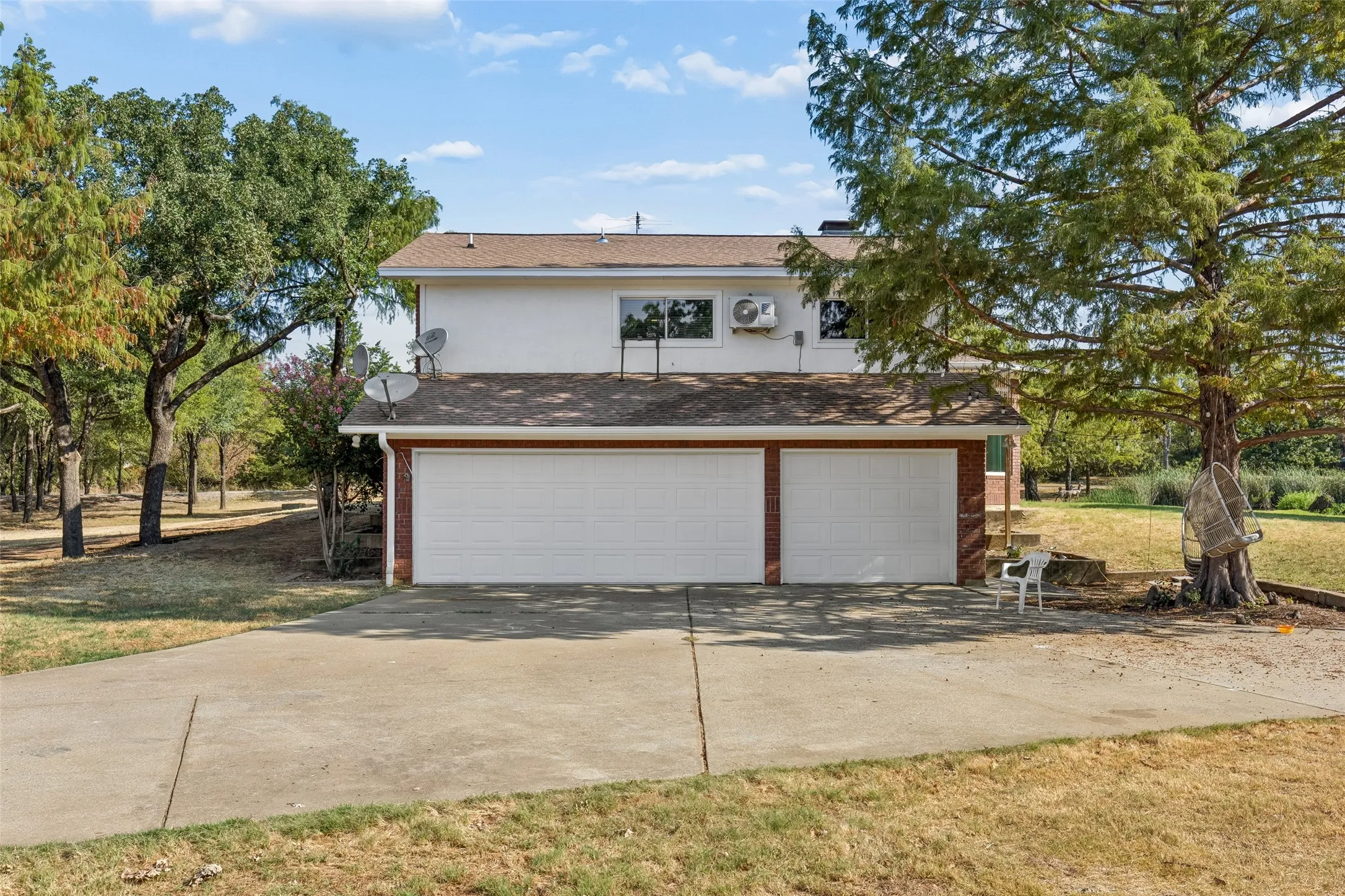 Single Family Residence For Sale in Denton County , 1155 Point Vista Road, Hickory Creek, Texas 75065, 3 Bedroom, 3 Bathroom, 3 Garage spaces, 2,979 Sqft, built in 1995, mls#21333248, Real Estate Agent in Hickory Creek, Homes For Sale in Denton county, Homes For Sale in Hickory Creek, Realtor in Hickory Creek Texas, Real Estate Brokerage Independent Realty Texas, Luminita Cordes Realtor