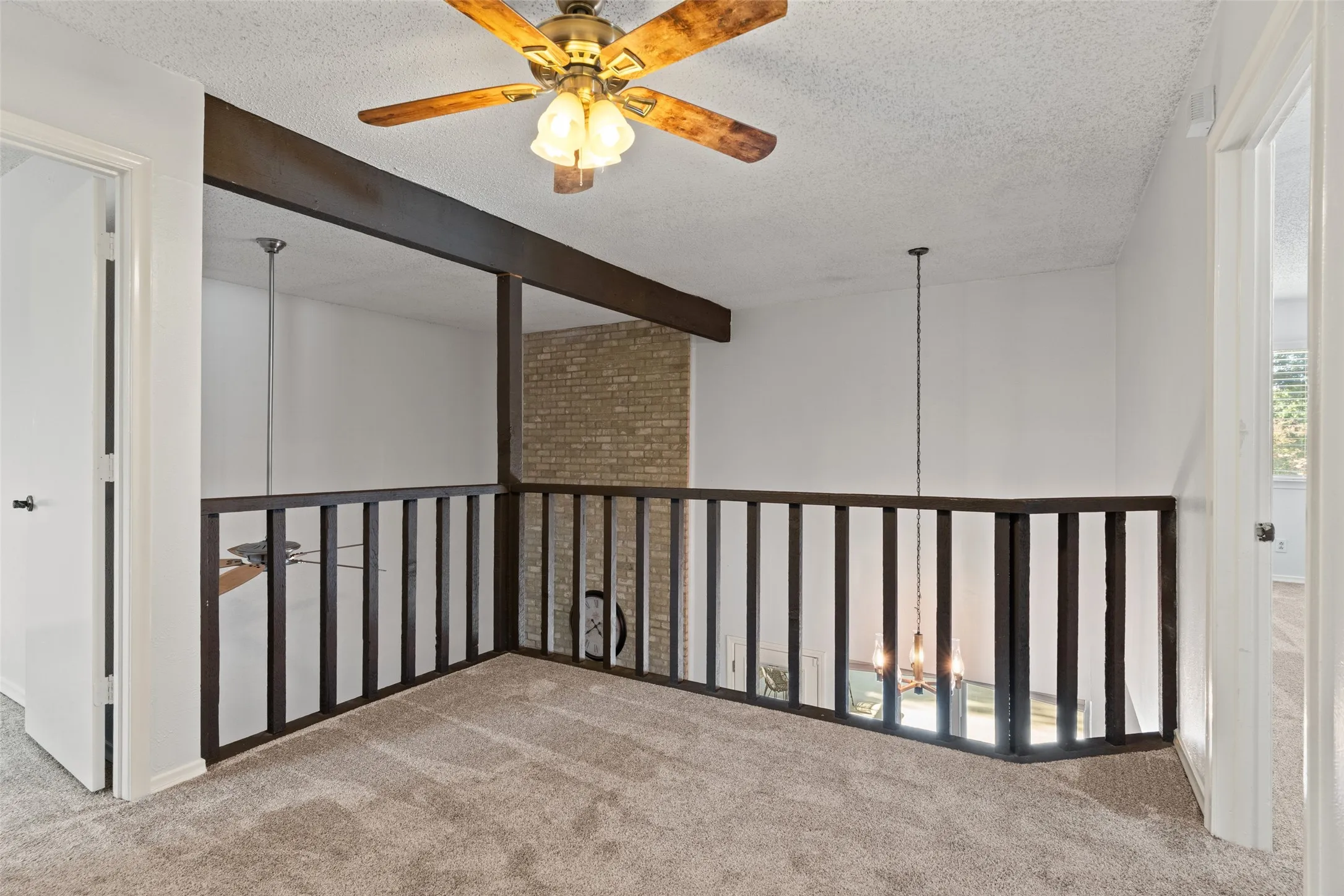 Single Family Residence For Sale in Dallas County , 709 Royal Oaks Drive, Garland, Texas 75040, 4 Bedroom, 2 Bathroom, 2 Garage spaces, 2,102 Sqft, built in 1973, mls#21379786, Real Estate Agent in Garland, Homes For Sale in Dallas county, Homes For Sale in Garland, Realtor in Garland Texas, Real Estate Brokerage Independent Realty Texas, Luminita Cordes Realtor