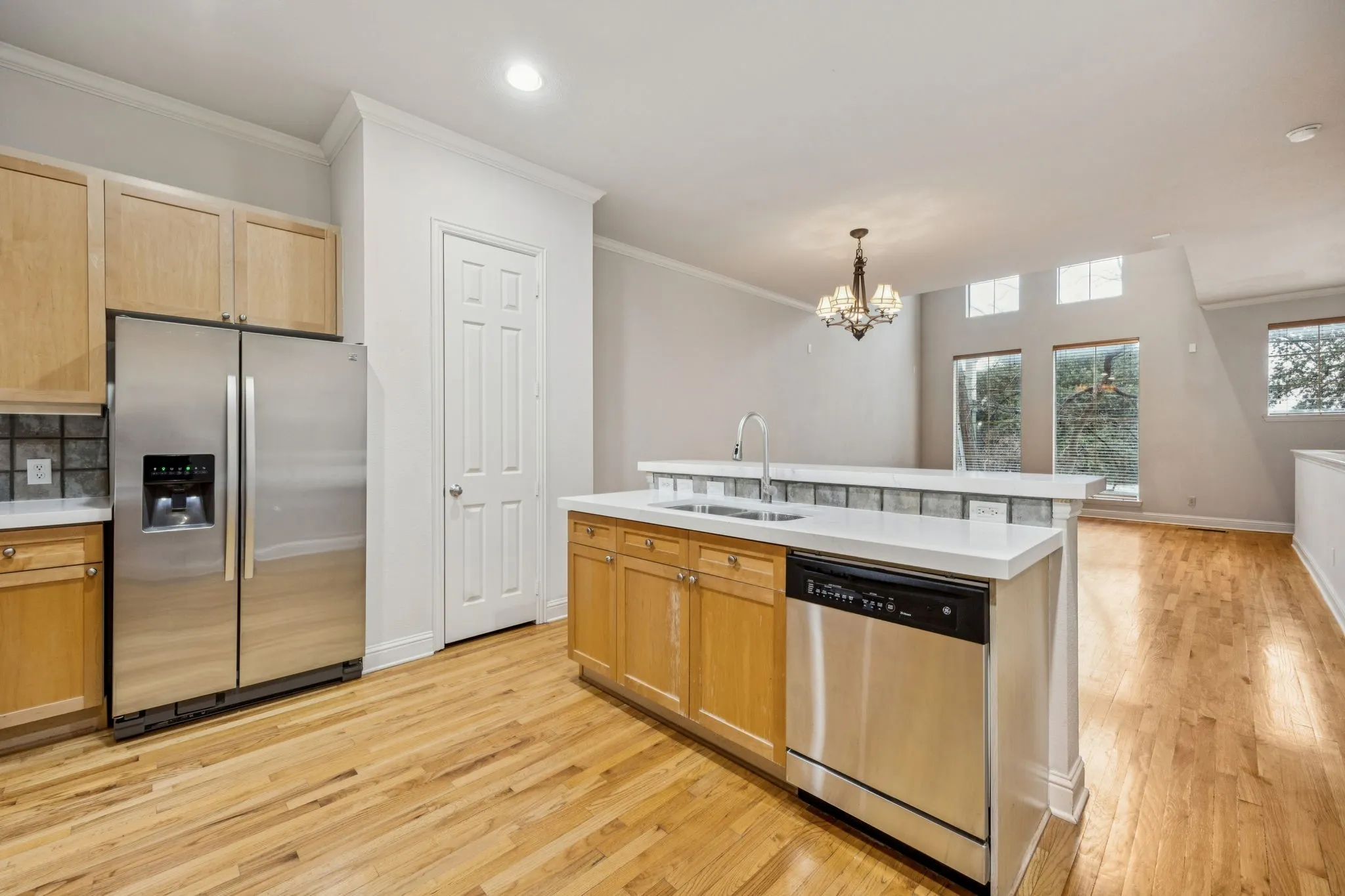 Townhouse For Rent in Dallas County , 2028 N Haskell Avenue, Dallas, Texas 75204, 2 Bedroom, 3 Bathroom, 2 Garage spaces, 1,760 Sqft, built in 2002, mls#21379145, Real Estate Agent in Dallas, Homes For Rent in Dallas county, Homes For Rent in Dallas, Realtor in Dallas Texas, Real Estate Brokerage Independent Realty Texas, Luminita Cordes Realtor