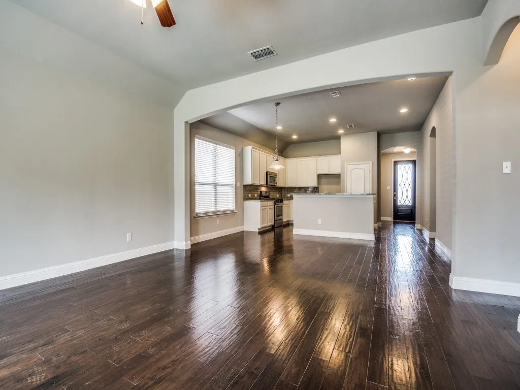 Single Family Residence For Rent in Collin County , 812 Llano Falls Drive, Mc Kinney, Texas 75071, 3 Bedroom, 2 Bathroom, 2 Garage spaces, 1,904 Sqft, built in 2014, mls#21380009, Real Estate Agent in Mc Kinney, Homes For Rent in Collin county, Homes For Rent in Mc Kinney, Realtor in Mc Kinney Texas, Real Estate Brokerage Independent Realty Texas, Luminita Cordes Realtor