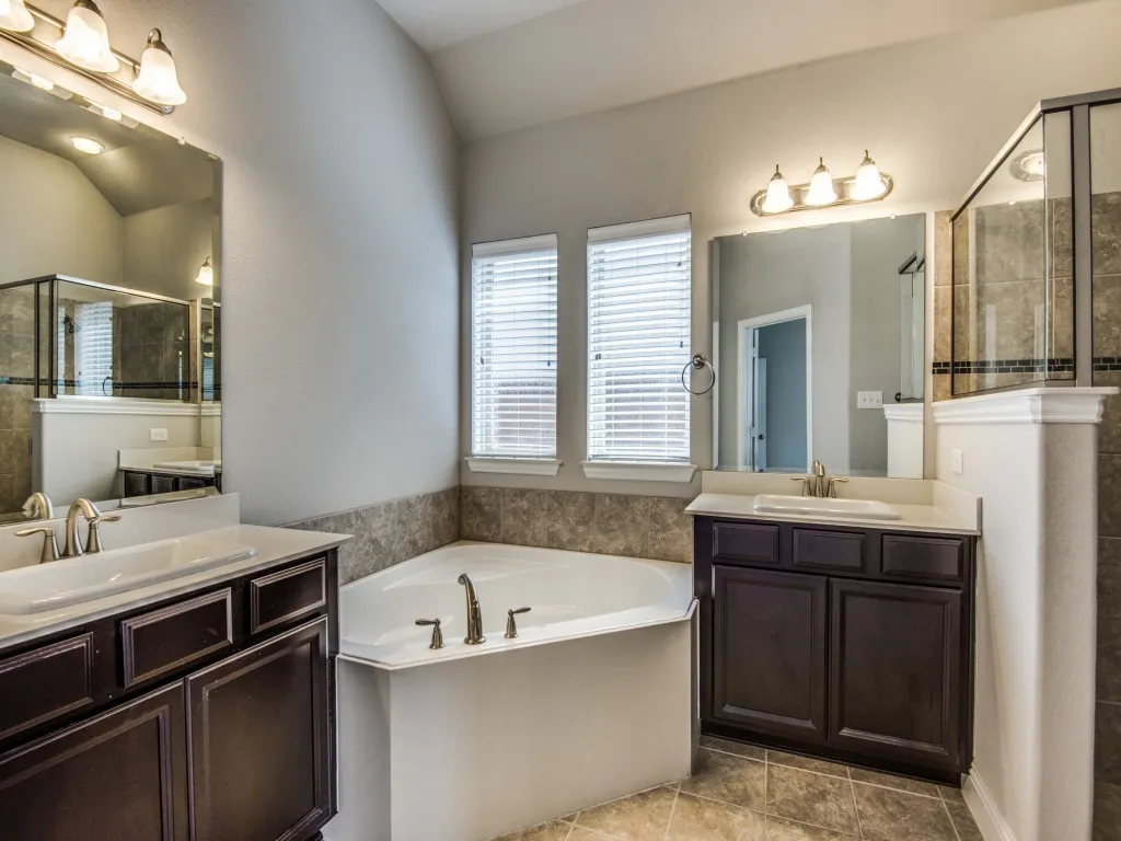 Single Family Residence For Rent in Collin County , 812 Llano Falls Drive, Mc Kinney, Texas 75071, 3 Bedroom, 2 Bathroom, 2 Garage spaces, 1,904 Sqft, built in 2014, mls#21380009, Real Estate Agent in Mc Kinney, Homes For Rent in Collin county, Homes For Rent in Mc Kinney, Realtor in Mc Kinney Texas, Real Estate Brokerage Independent Realty Texas, Luminita Cordes Realtor
