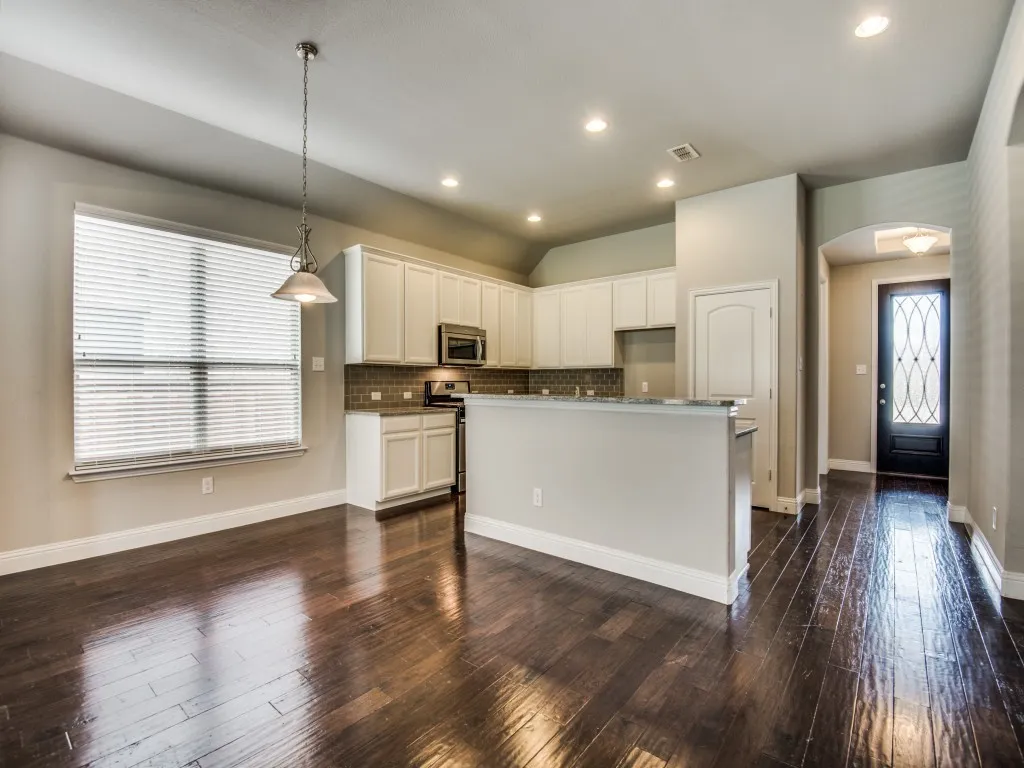 Single Family Residence For Rent in Collin County , 812 Llano Falls Drive, Mc Kinney, Texas 75071, 3 Bedroom, 2 Bathroom, 2 Garage spaces, 1,904 Sqft, built in 2014, mls#21380009, Real Estate Agent in Mc Kinney, Homes For Rent in Collin county, Homes For Rent in Mc Kinney, Realtor in Mc Kinney Texas, Real Estate Brokerage Independent Realty Texas, Luminita Cordes Realtor