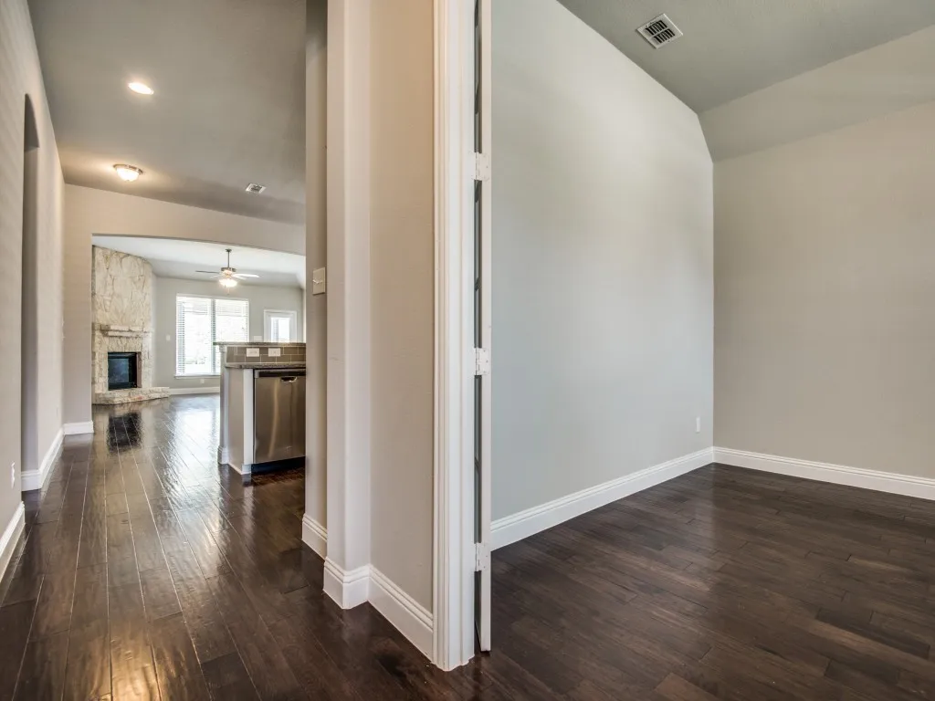 Single Family Residence For Rent in Collin County , 812 Llano Falls Drive, Mc Kinney, Texas 75071, 3 Bedroom, 2 Bathroom, 2 Garage spaces, 1,904 Sqft, built in 2014, mls#21380009, Real Estate Agent in Mc Kinney, Homes For Rent in Collin county, Homes For Rent in Mc Kinney, Realtor in Mc Kinney Texas, Real Estate Brokerage Independent Realty Texas, Luminita Cordes Realtor