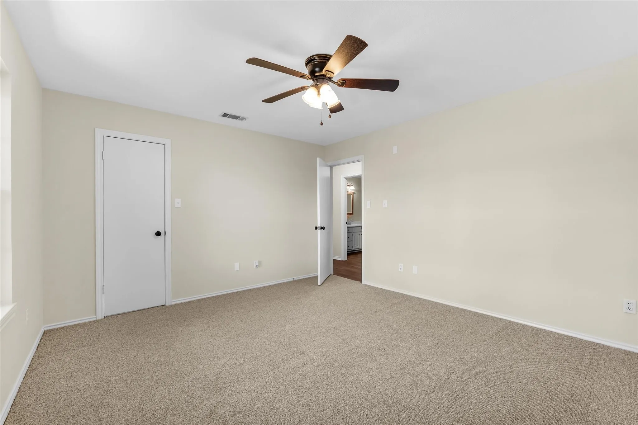 Single Family Residence For Sale in Bosque County , 190 County Road 3198, Valley Mills, Texas 76689, 4 Bedroom, 2 Bathroom, Garage spaces, 2,788 Sqft, built in 1980, mls#21379235, Real Estate Agent in Valley Mills, Homes For Sale in Bosque county, Homes For Sale in Valley Mills, Realtor in Valley Mills Texas, Real Estate Brokerage Independent Realty Texas, Luminita Cordes Realtor