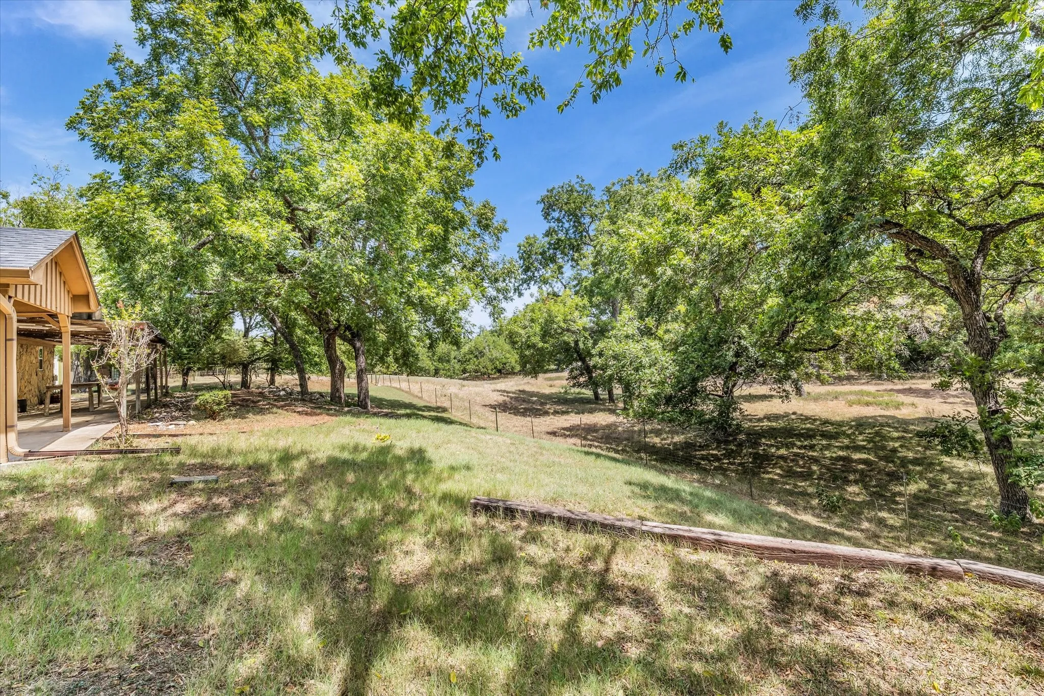 Single Family Residence For Sale in Bosque County , 190 County Road 3198, Valley Mills, Texas 76689, 4 Bedroom, 2 Bathroom, Garage spaces, 2,788 Sqft, built in 1980, mls#21379235, Real Estate Agent in Valley Mills, Homes For Sale in Bosque county, Homes For Sale in Valley Mills, Realtor in Valley Mills Texas, Real Estate Brokerage Independent Realty Texas, Luminita Cordes Realtor
