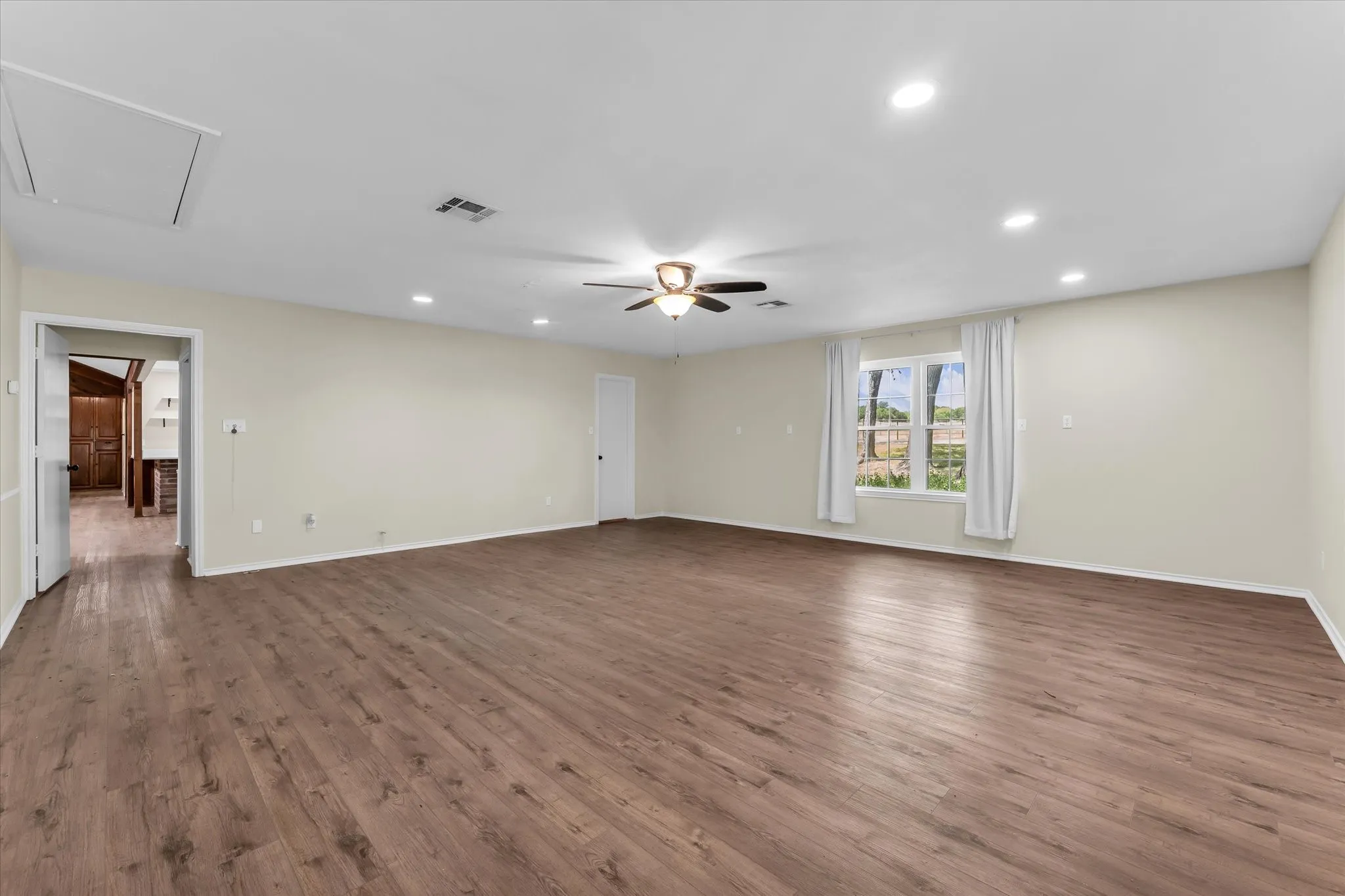 Single Family Residence For Sale in Bosque County , 190 County Road 3198, Valley Mills, Texas 76689, 4 Bedroom, 2 Bathroom, Garage spaces, 2,788 Sqft, built in 1980, mls#21379235, Real Estate Agent in Valley Mills, Homes For Sale in Bosque county, Homes For Sale in Valley Mills, Realtor in Valley Mills Texas, Real Estate Brokerage Independent Realty Texas, Luminita Cordes Realtor