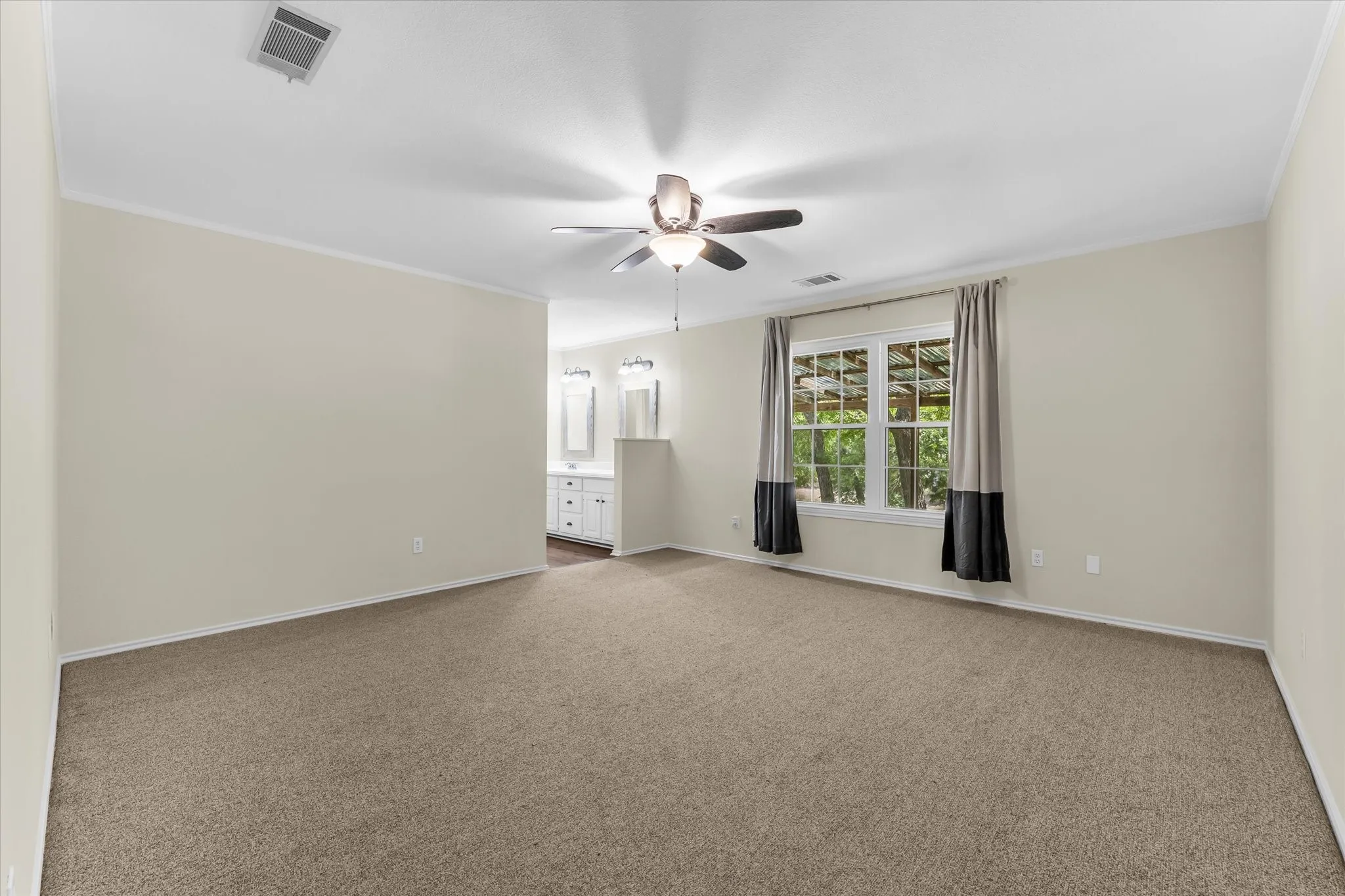 Single Family Residence For Sale in Bosque County , 190 County Road 3198, Valley Mills, Texas 76689, 4 Bedroom, 2 Bathroom, Garage spaces, 2,788 Sqft, built in 1980, mls#21379235, Real Estate Agent in Valley Mills, Homes For Sale in Bosque county, Homes For Sale in Valley Mills, Realtor in Valley Mills Texas, Real Estate Brokerage Independent Realty Texas, Luminita Cordes Realtor