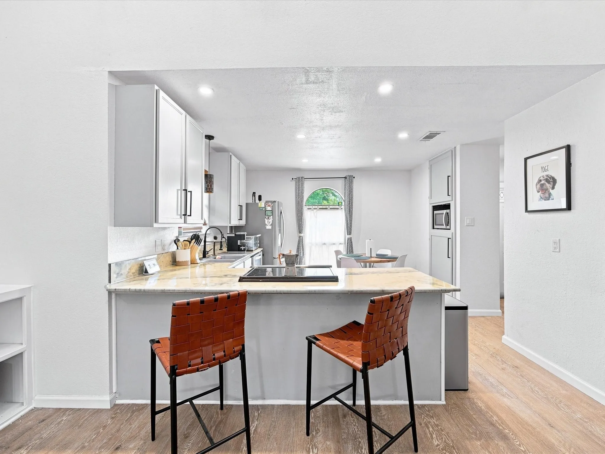 Single Family Residence For Sale in Tarrant County , 1701 Queen Street, Fort Worth, Texas 76103, 2 Bedroom, 2 Bathroom, 2 Garage spaces, 1,289 Sqft, built in 1984, mls#21375733, Real Estate Agent in Fort Worth, Homes For Sale in Tarrant county, Homes For Sale in Fort Worth, Realtor in Fort Worth Texas, Real Estate Brokerage Independent Realty Texas, Luminita Cordes Realtor
