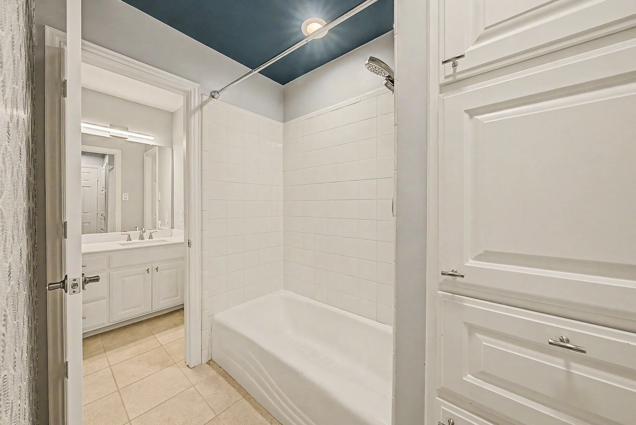 Jack and Jill bath