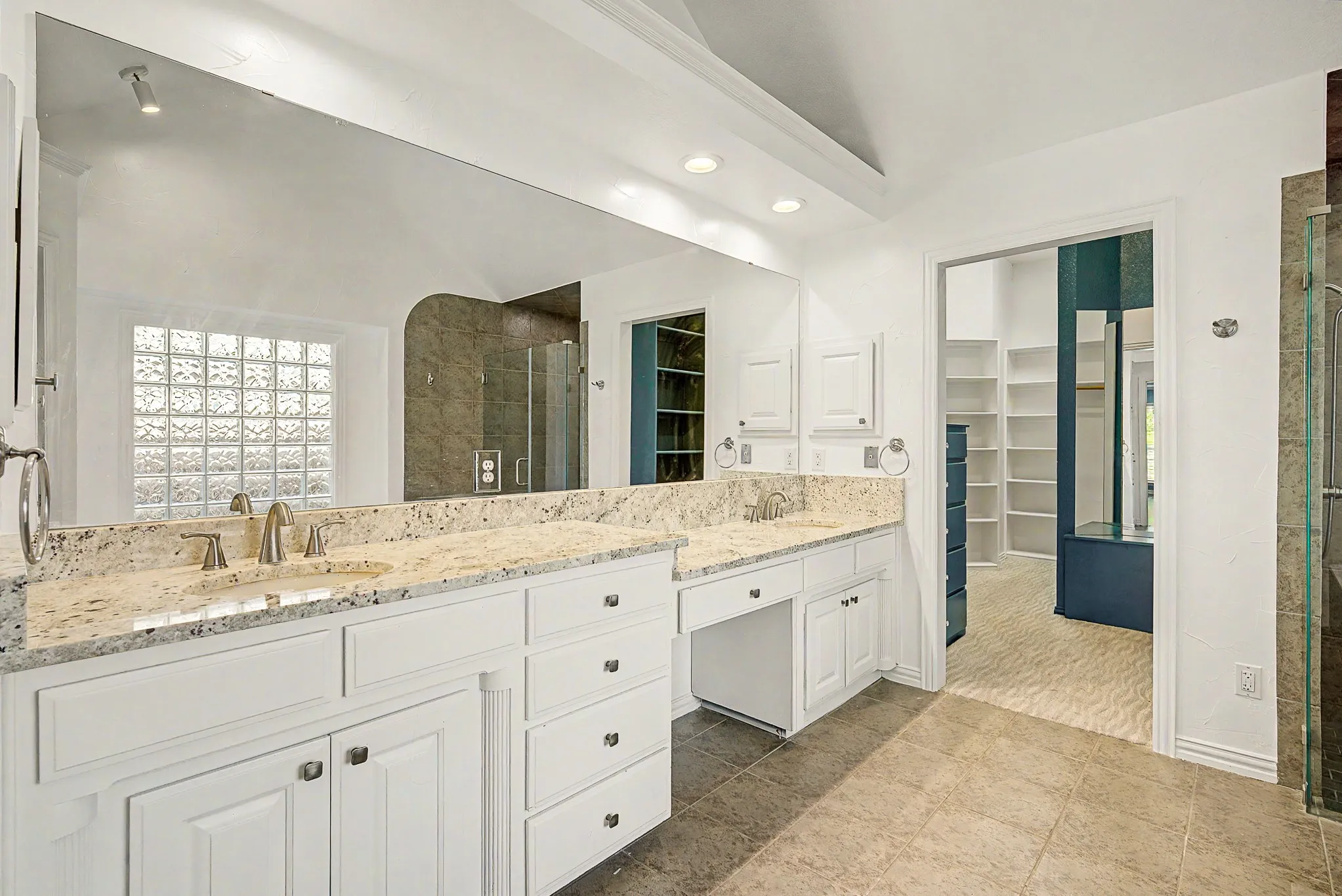 Single Family Residence For Sale in Tarrant County , 2802 Yorkshire Lane, Southlake, Texas 76092, 4 Bedroom, 3 Bathroom, 2 Garage spaces, 3,758 Sqft, built in 1997, mls#21379369, Real Estate Agent in Southlake, Homes For Sale in Tarrant county, Homes For Sale in Southlake, Realtor in Southlake Texas, Real Estate Brokerage Independent Realty Texas, Luminita Cordes Realtor