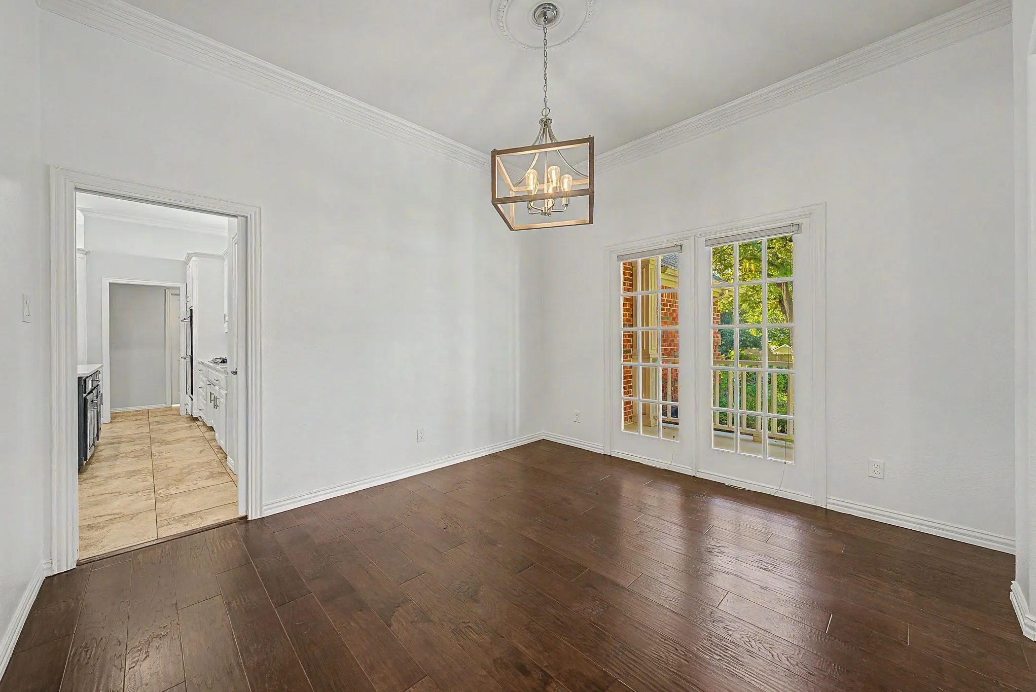 Single Family Residence For Sale in Tarrant County , 2802 Yorkshire Lane, Southlake, Texas 76092, 4 Bedroom, 3 Bathroom, 2 Garage spaces, 3,758 Sqft, built in 1997, mls#21379369, Real Estate Agent in Southlake, Homes For Sale in Tarrant county, Homes For Sale in Southlake, Realtor in Southlake Texas, Real Estate Brokerage Independent Realty Texas, Luminita Cordes Realtor
