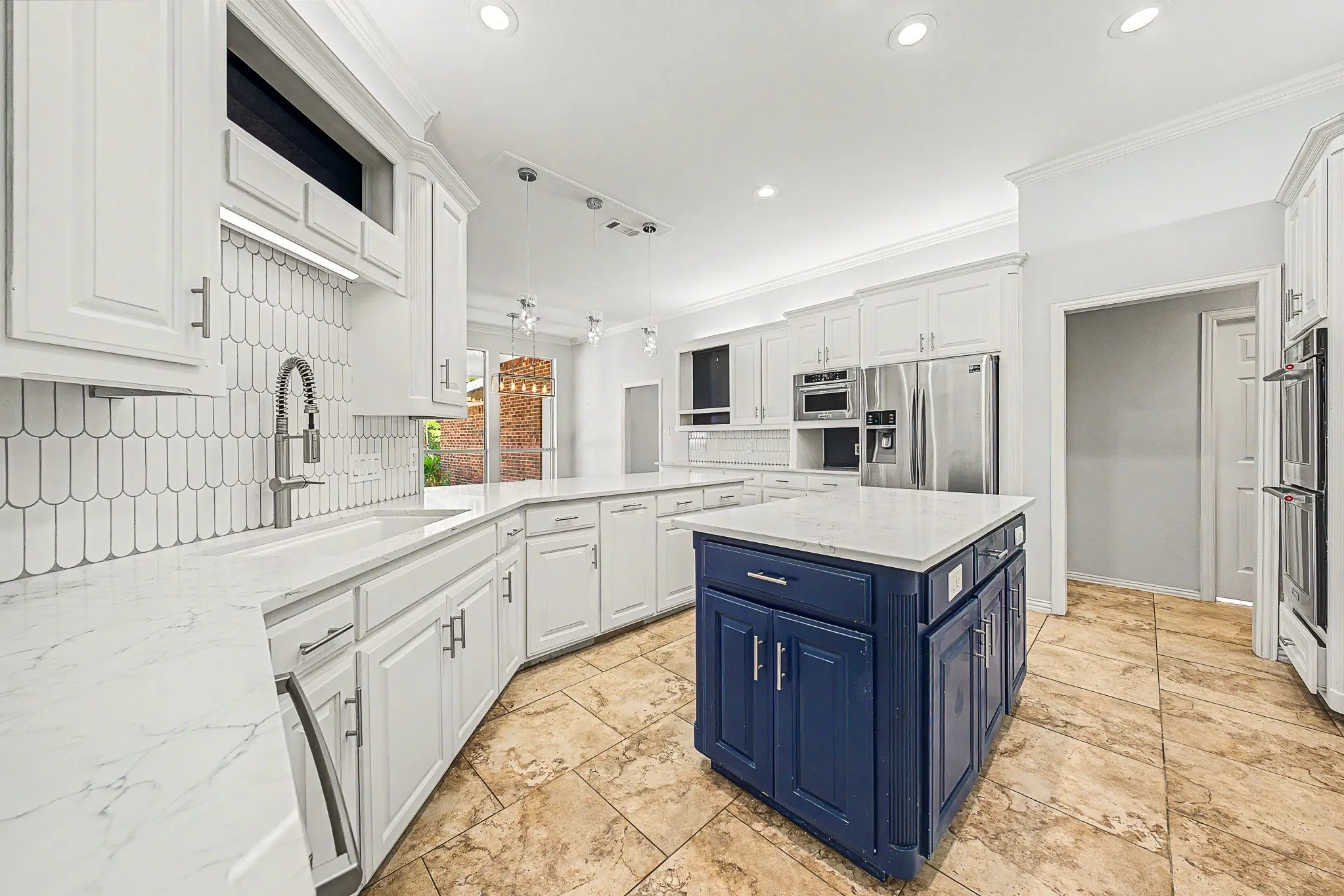Single Family Residence For Sale in Tarrant County , 2802 Yorkshire Lane, Southlake, Texas 76092, 4 Bedroom, 3 Bathroom, 2 Garage spaces, 3,758 Sqft, built in 1997, mls#21379369, Real Estate Agent in Southlake, Homes For Sale in Tarrant county, Homes For Sale in Southlake, Realtor in Southlake Texas, Real Estate Brokerage Independent Realty Texas, Luminita Cordes Realtor