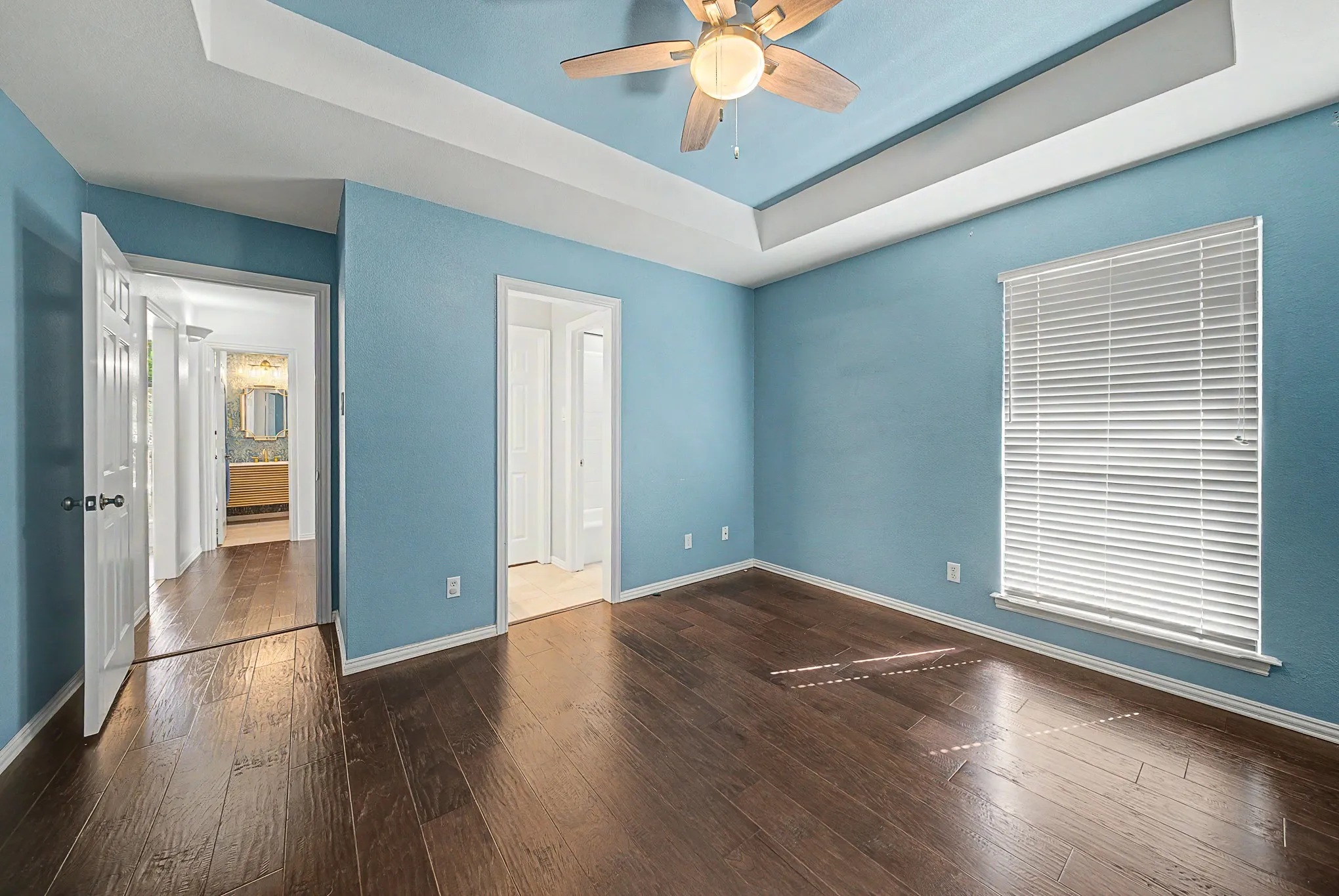 Single Family Residence For Sale in Tarrant County , 2802 Yorkshire Lane, Southlake, Texas 76092, 4 Bedroom, 3 Bathroom, 2 Garage spaces, 3,758 Sqft, built in 1997, mls#21379369, Real Estate Agent in Southlake, Homes For Sale in Tarrant county, Homes For Sale in Southlake, Realtor in Southlake Texas, Real Estate Brokerage Independent Realty Texas, Luminita Cordes Realtor