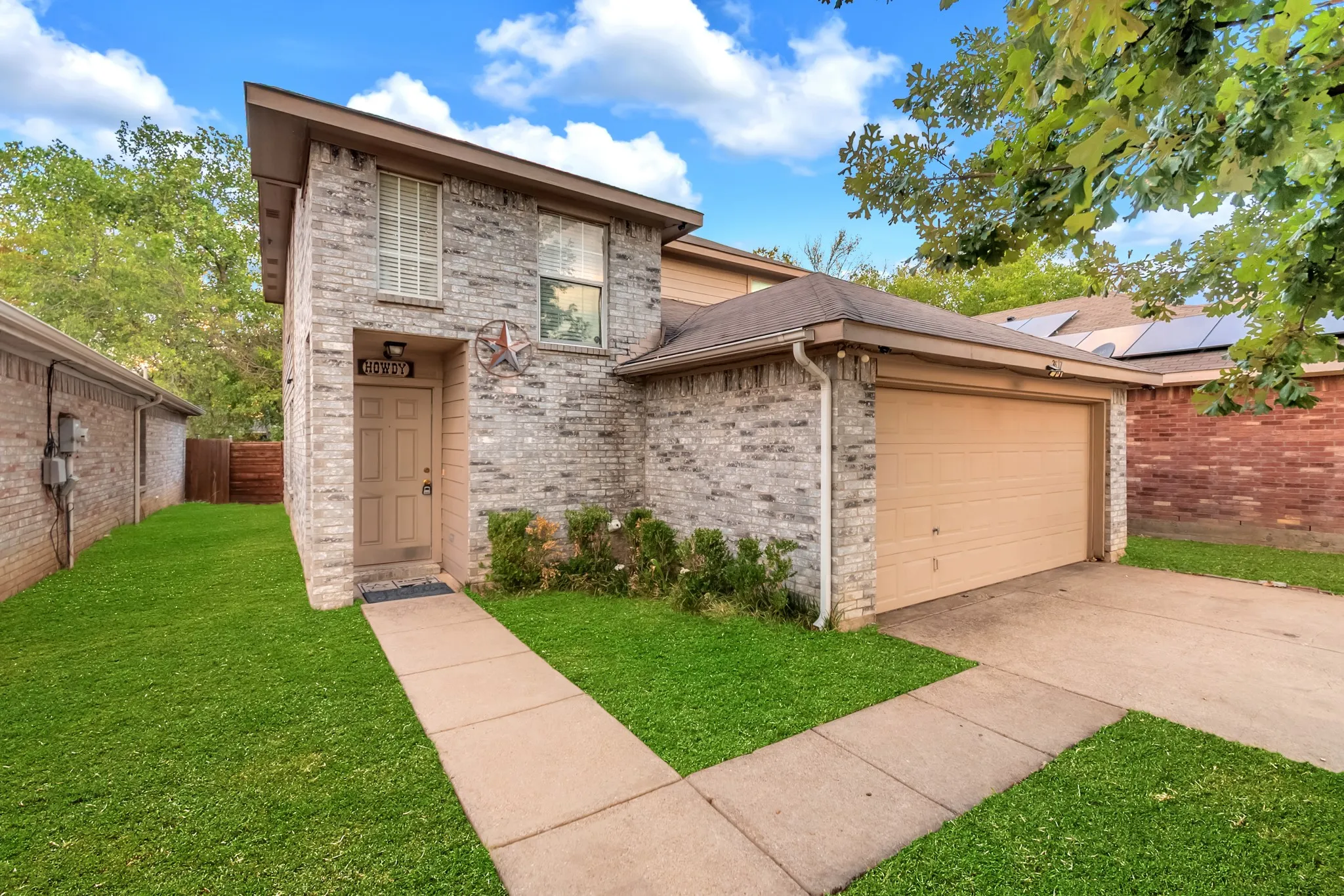 Single Family Residence For Sale in Dallas County , 3517 Apple Valley Way, Dallas, Texas 75227, 5 Bedroom, 3 Bathroom, 2 Garage spaces, 1,934 Sqft, built in 2005, mls#21379393, Real Estate Agent in Dallas, Homes For Sale in Dallas county, Homes For Sale in Dallas, Realtor in Dallas Texas, Real Estate Brokerage Independent Realty Texas, Luminita Cordes Realtor