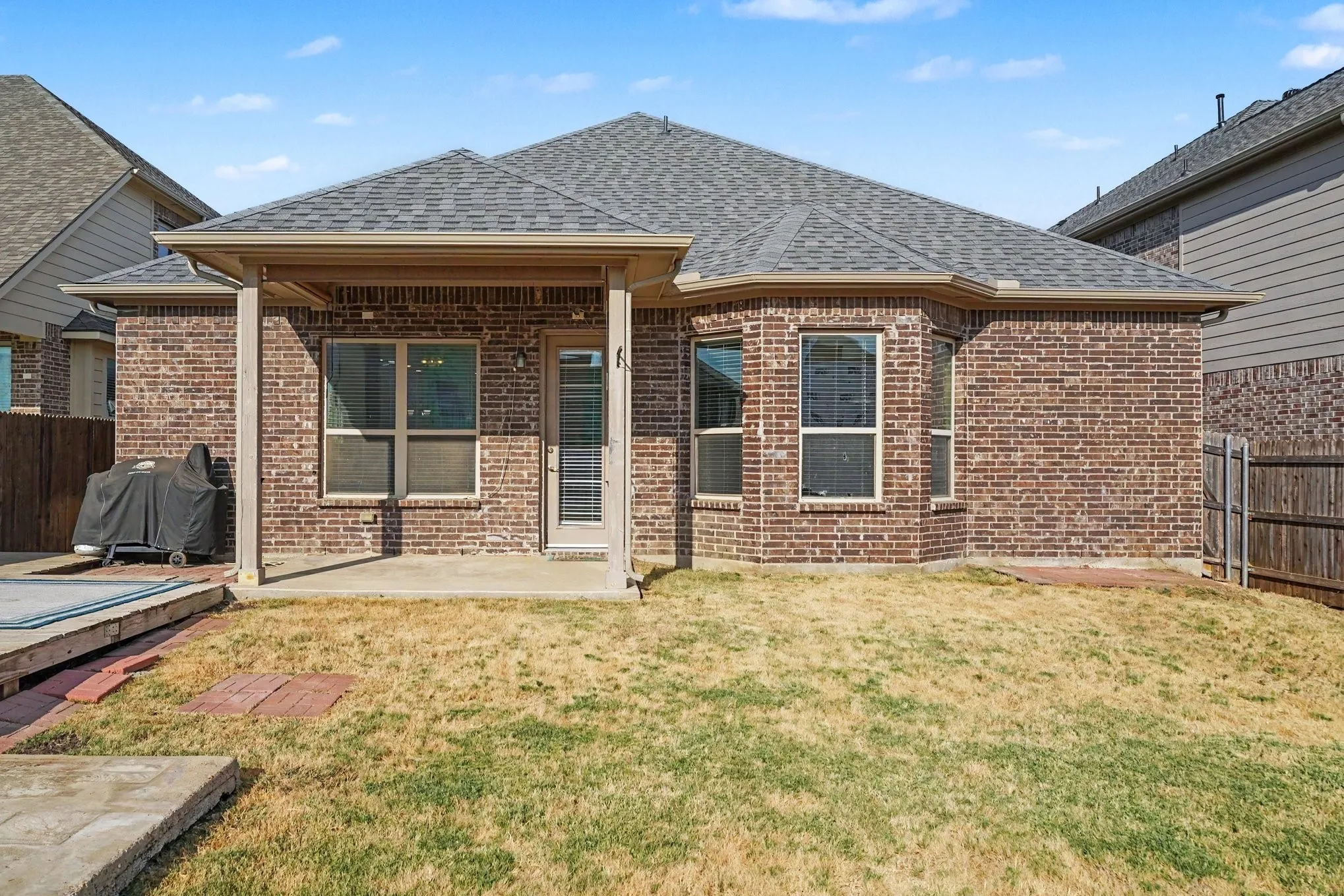 Single Family Residence For Sale in Tarrant County , 646 Harris Ridge Drive, Arlington, Texas 76002, 4 Bedroom, 3 Bathroom, 2 Garage spaces, 2,530 Sqft, built in 2018, mls#21380015, Real Estate Agent in Arlington, Homes For Sale in Tarrant county, Homes For Sale in Arlington, Realtor in Arlington Texas, Real Estate Brokerage Independent Realty Texas, Luminita Cordes Realtor