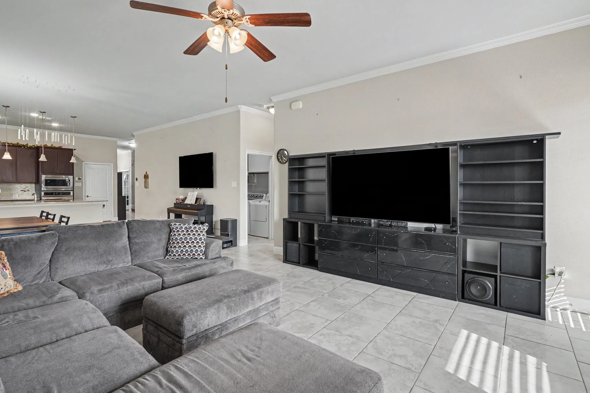 Single Family Residence For Sale in Tarrant County , 646 Harris Ridge Drive, Arlington, Texas 76002, 4 Bedroom, 3 Bathroom, 2 Garage spaces, 2,530 Sqft, built in 2018, mls#21380015, Real Estate Agent in Arlington, Homes For Sale in Tarrant county, Homes For Sale in Arlington, Realtor in Arlington Texas, Real Estate Brokerage Independent Realty Texas, Luminita Cordes Realtor