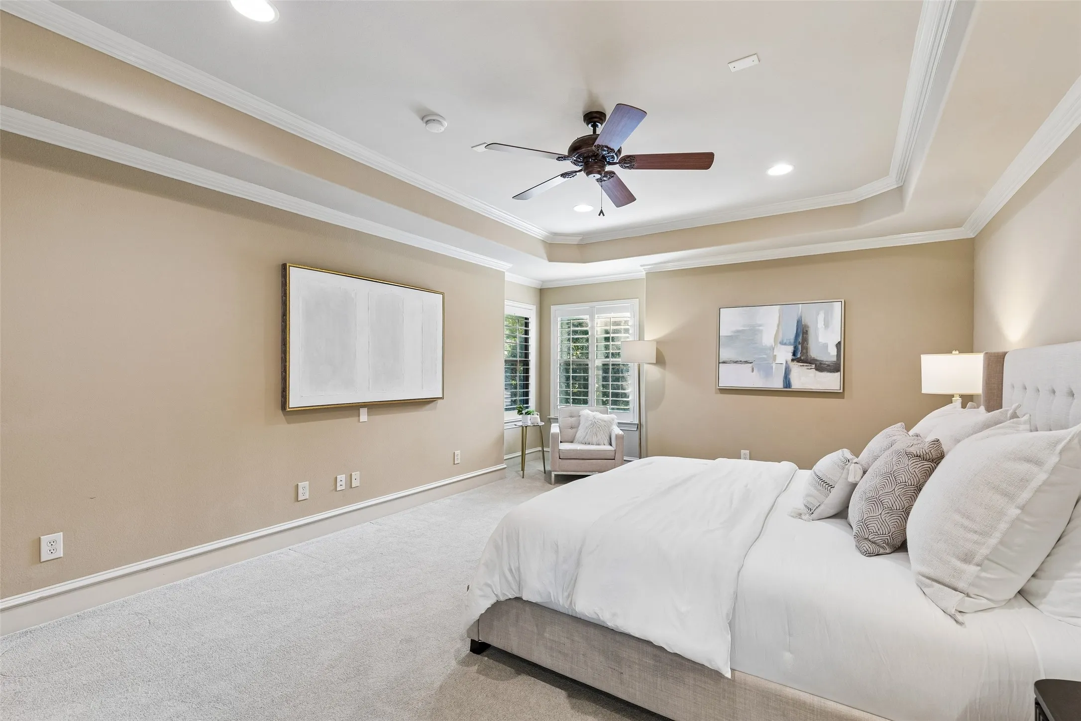 Single Family Residence For Sale in Dallas County , 8523 Lakemont Drive, Dallas, Texas 75209, 4 Bedroom, 5 Bathroom, 2 Garage spaces, 3,932 Sqft, built in 2007, mls#21374516, Real Estate Agent in Dallas, Homes For Sale in Dallas county, Homes For Sale in Dallas, Realtor in Dallas Texas, Real Estate Brokerage Independent Realty Texas, Luminita Cordes Realtor