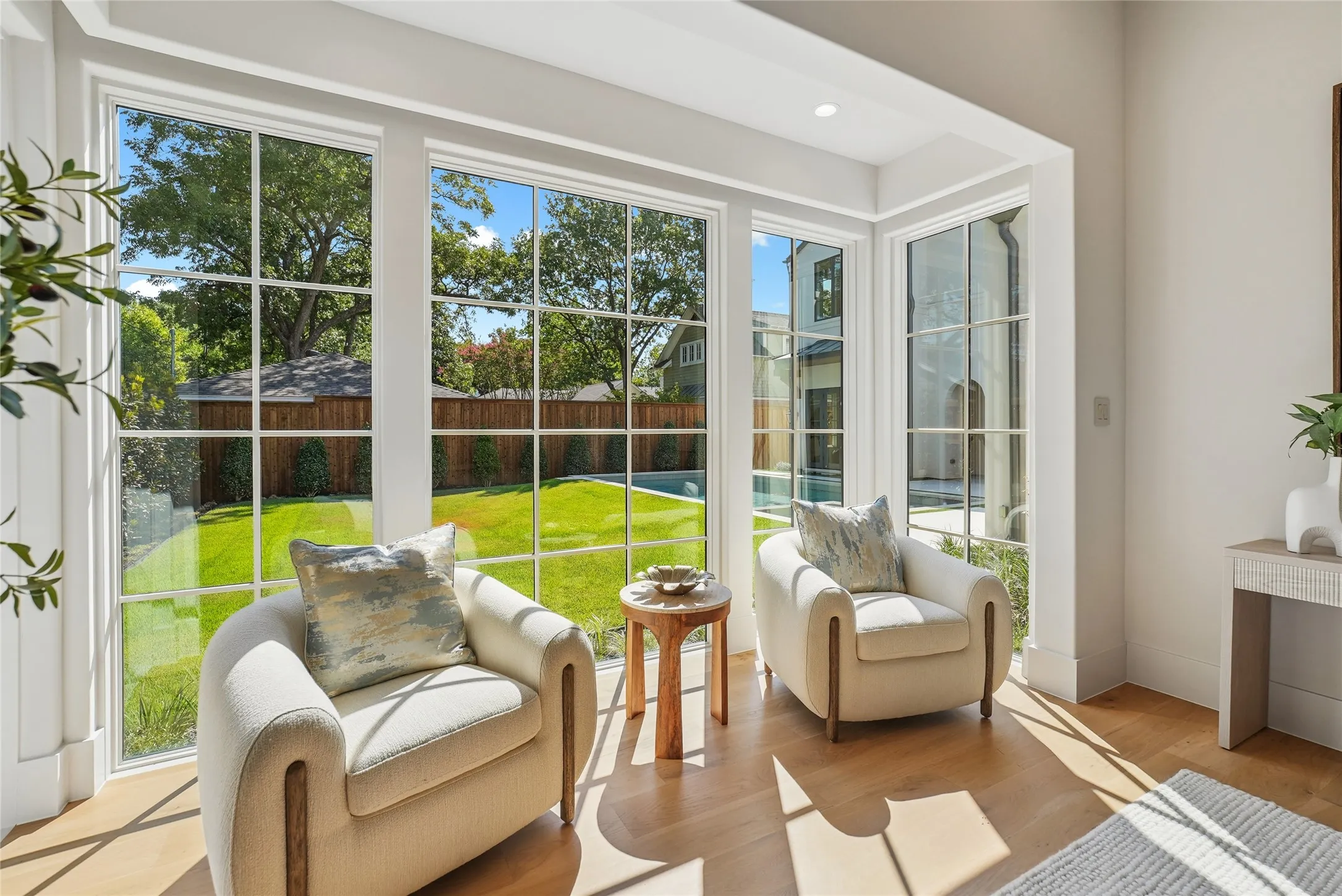 Single Family Residence For Sale in Dallas County , 6031 Lupton Drive, Dallas, Texas 75225, 5 Bedroom, 7 Bathroom, 3 Garage spaces, 7,009 Sqft, built in 2025, mls#21379887, Real Estate Agent in Dallas, Homes For Sale in Dallas county, Homes For Sale in Dallas, Realtor in Dallas Texas, Real Estate Brokerage Independent Realty Texas, Luminita Cordes Realtor