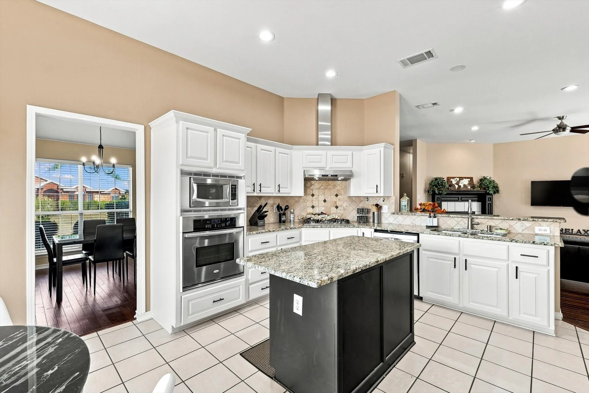 Single Family Residence For Sale in Collin County , 335 Linhurst Drive, Murphy, Texas 75094, 4 Bedroom, 3 Bathroom, 2 Garage spaces, 2,595 Sqft, built in 2001, mls#21380021, Real Estate Agent in Murphy, Homes For Sale in Collin county, Homes For Sale in Murphy, Realtor in Murphy Texas, Real Estate Brokerage Independent Realty Texas, Luminita Cordes Realtor