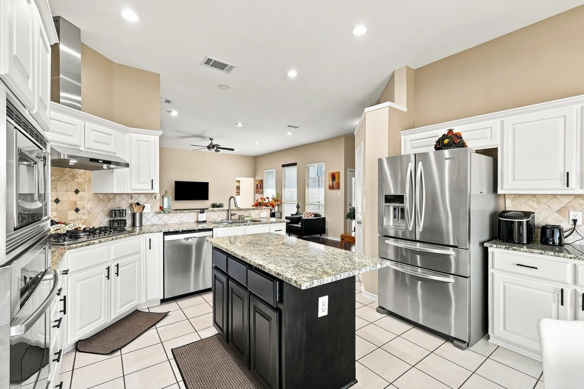 Single Family Residence For Sale in Collin County , 335 Linhurst Drive, Murphy, Texas 75094, 4 Bedroom, 3 Bathroom, 2 Garage spaces, 2,595 Sqft, built in 2001, mls#21380021, Real Estate Agent in Murphy, Homes For Sale in Collin county, Homes For Sale in Murphy, Realtor in Murphy Texas, Real Estate Brokerage Independent Realty Texas, Luminita Cordes Realtor