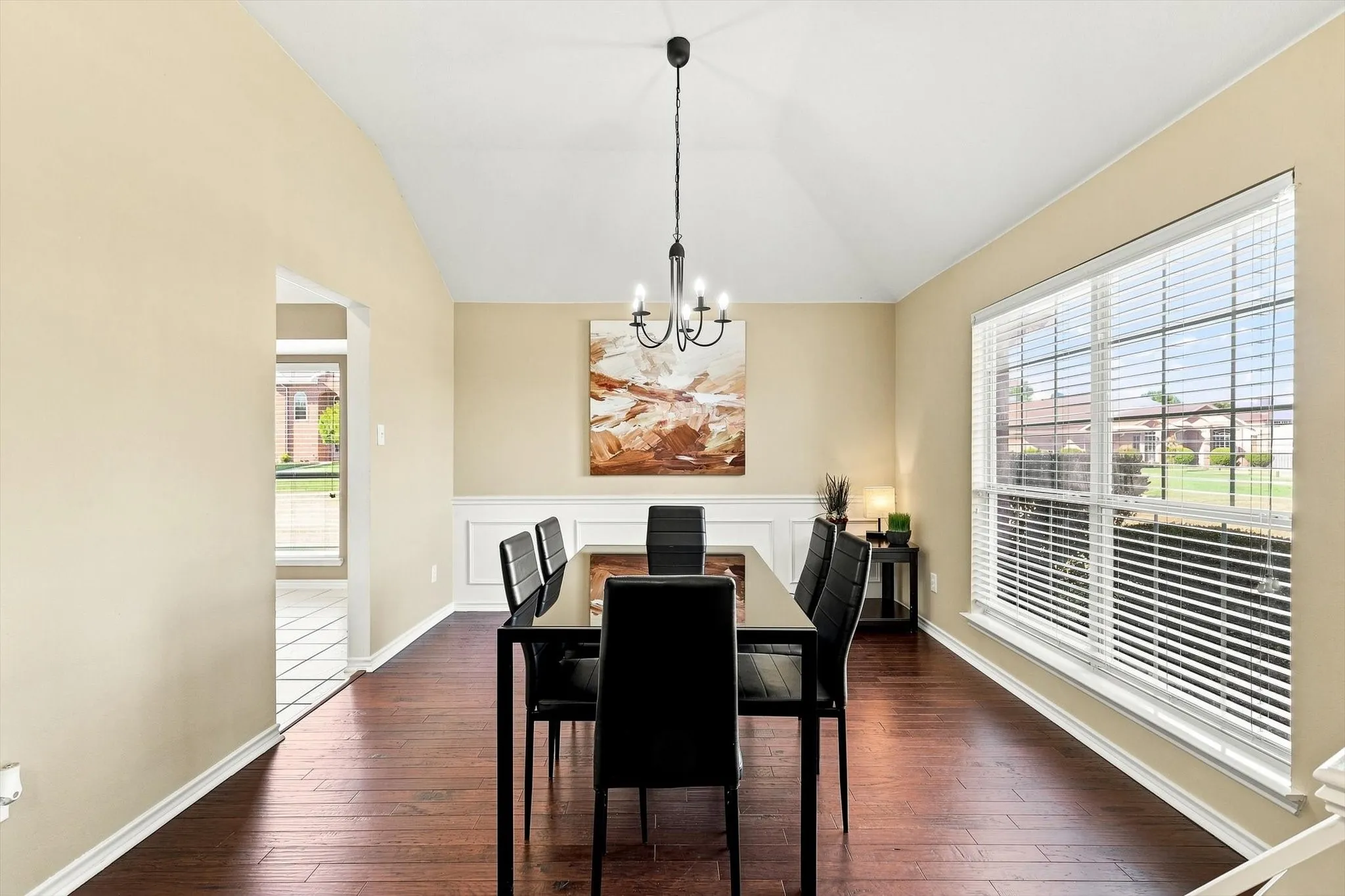 Single Family Residence For Sale in Collin County , 335 Linhurst Drive, Murphy, Texas 75094, 4 Bedroom, 3 Bathroom, 2 Garage spaces, 2,595 Sqft, built in 2001, mls#21380021, Real Estate Agent in Murphy, Homes For Sale in Collin county, Homes For Sale in Murphy, Realtor in Murphy Texas, Real Estate Brokerage Independent Realty Texas, Luminita Cordes Realtor